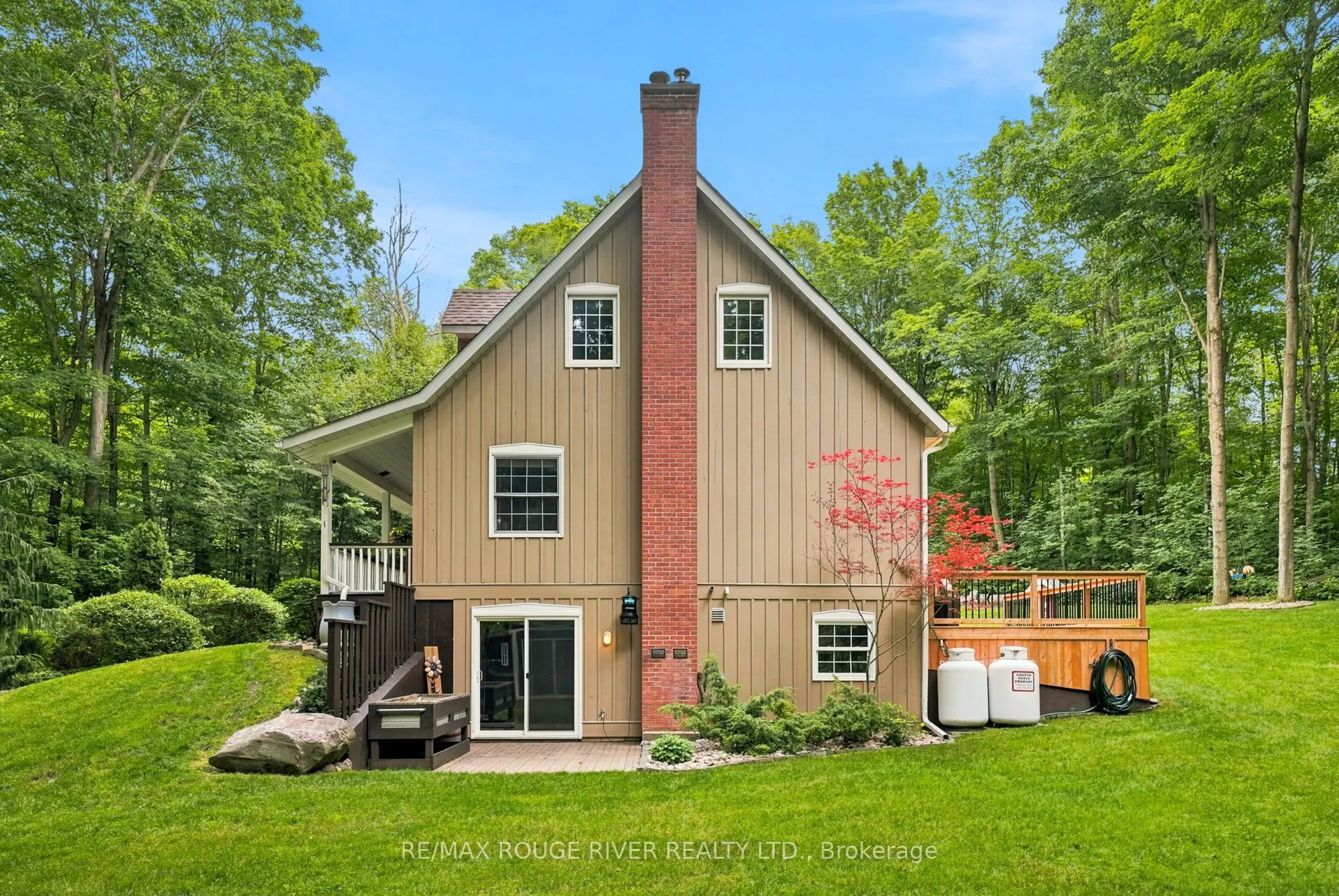 2774 Les Davey Road