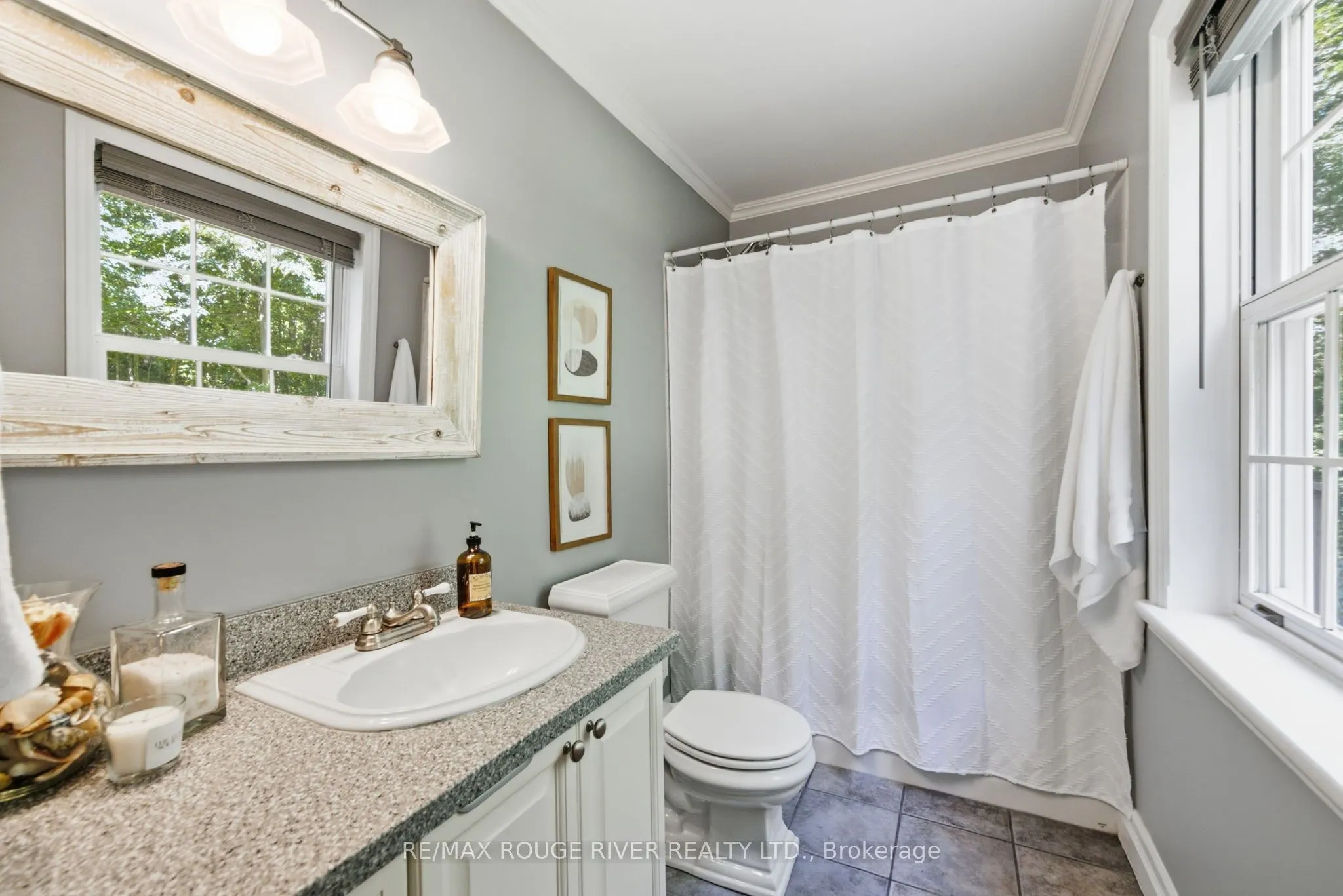 2774 Les Davey Road