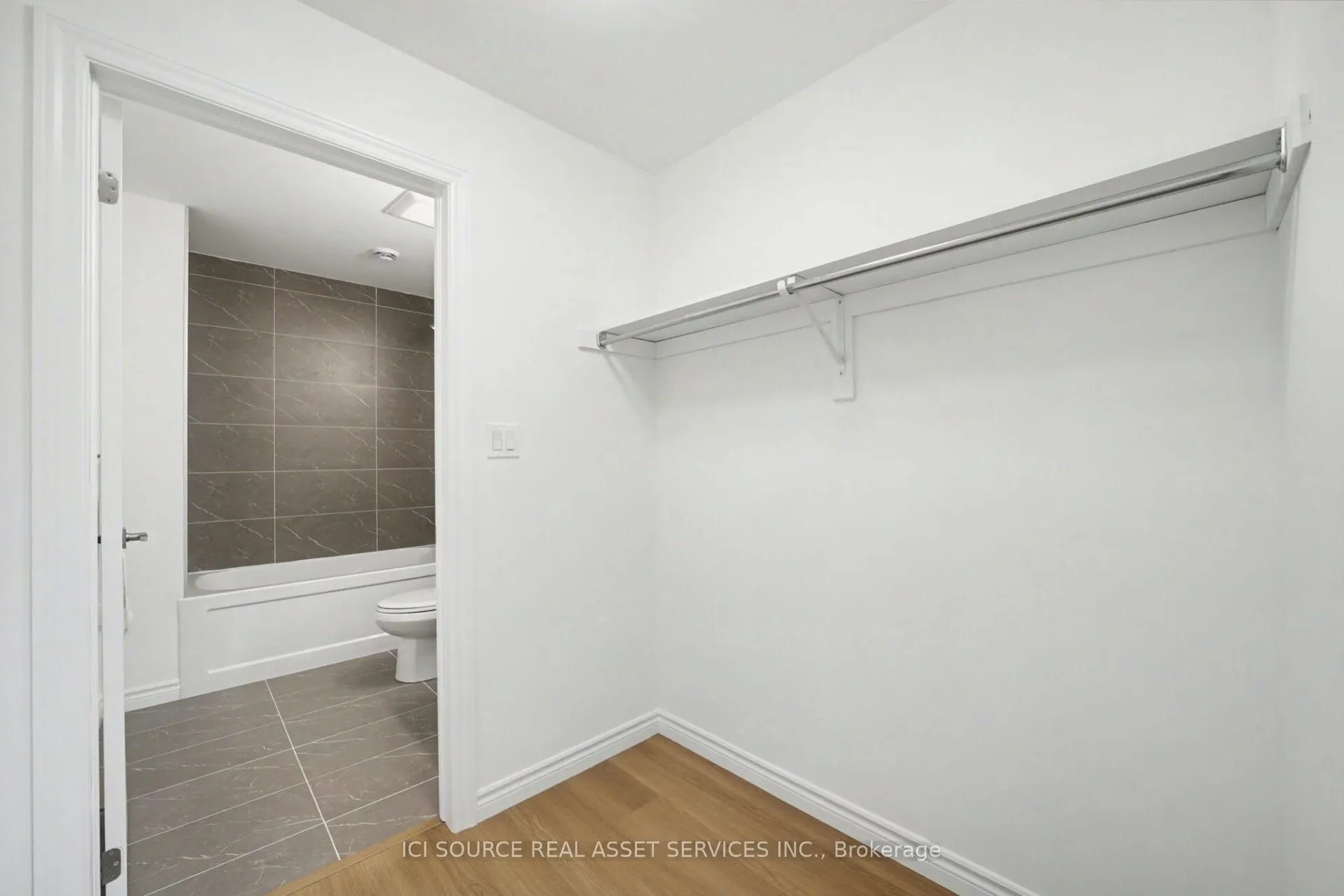 2 Slessor Boulevard #10