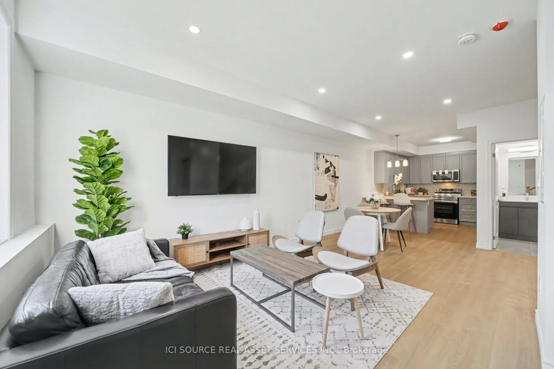 2 Slessor Boulevard #10