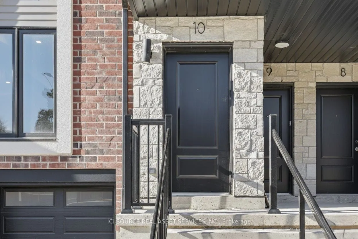 2 Slessor Boulevard #10