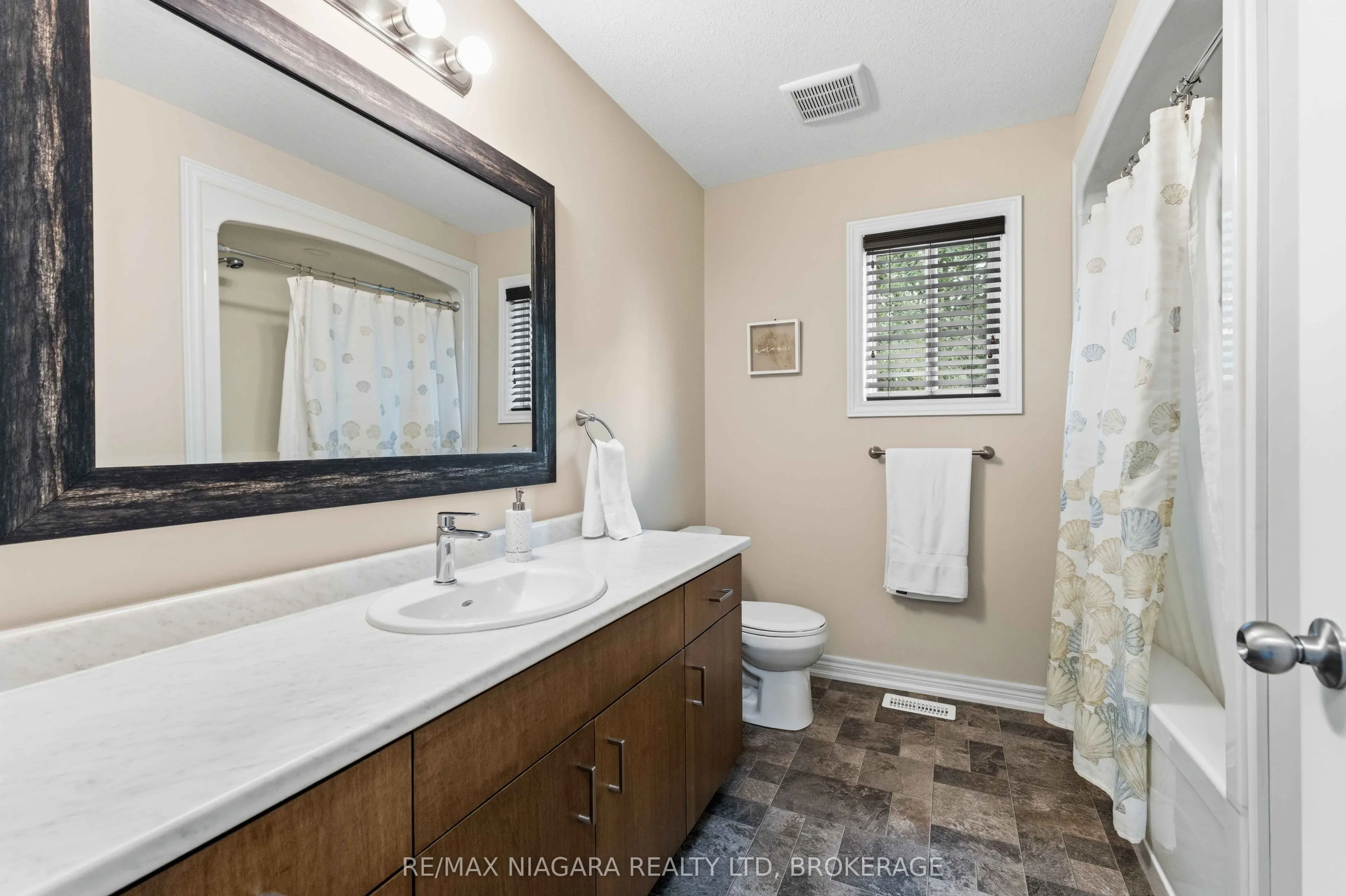 23B Bloomfield Avenue