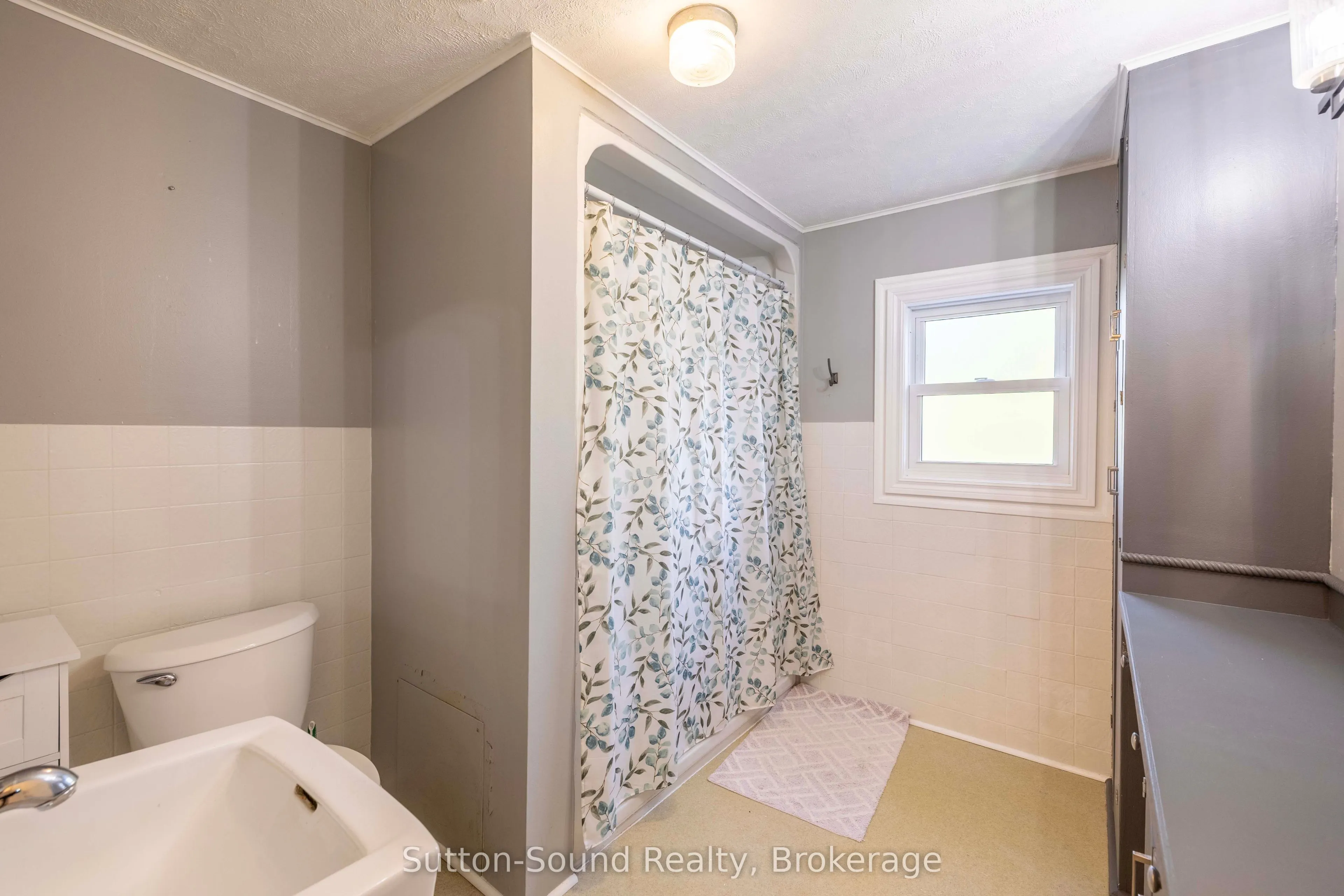 740 6th Street E