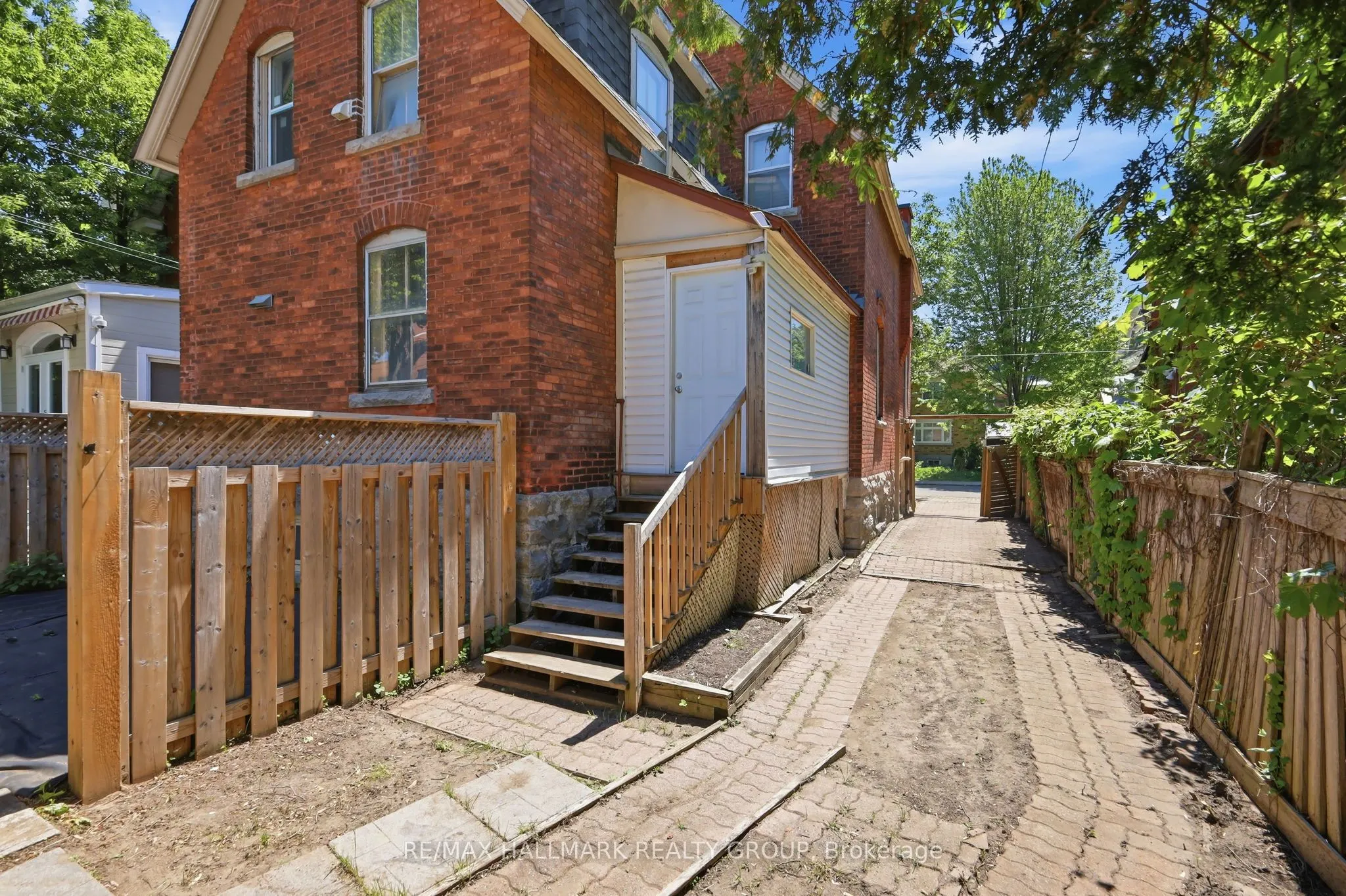 419 BESSERER Street