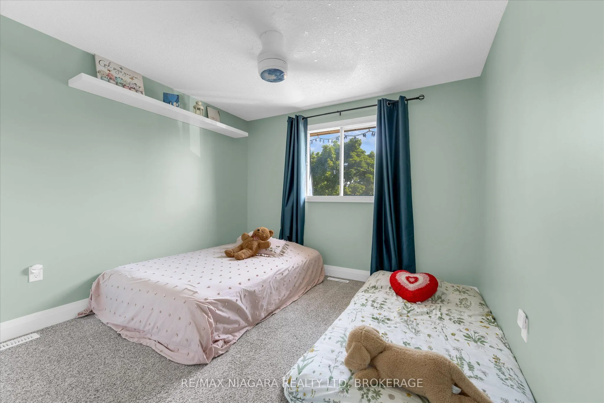 29 ROMY Crescent
