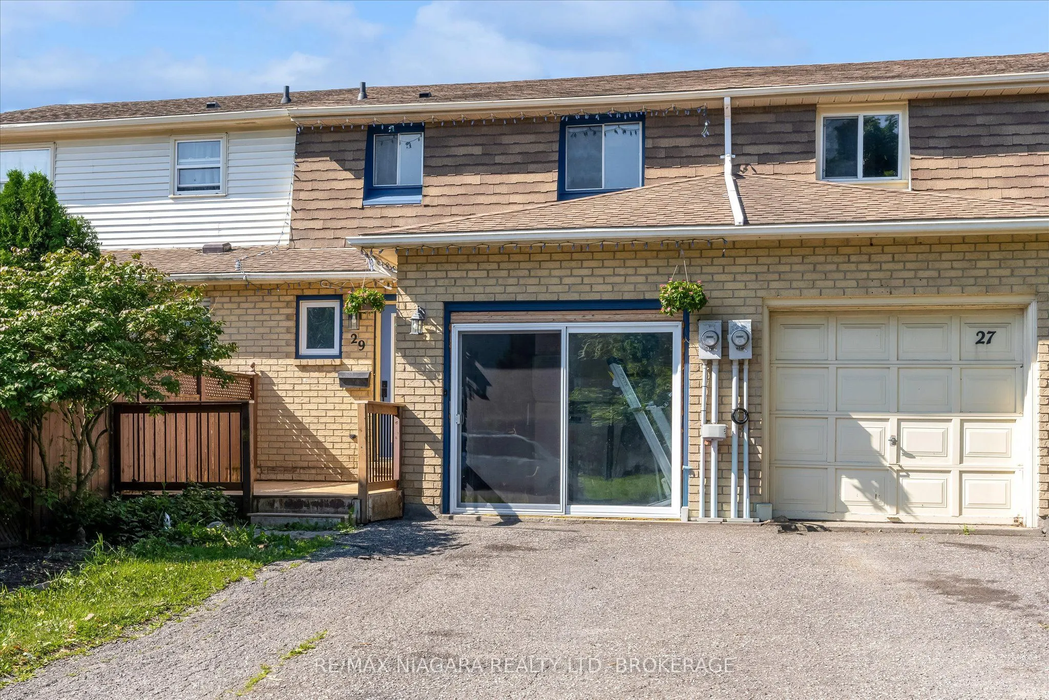 29 ROMY Crescent