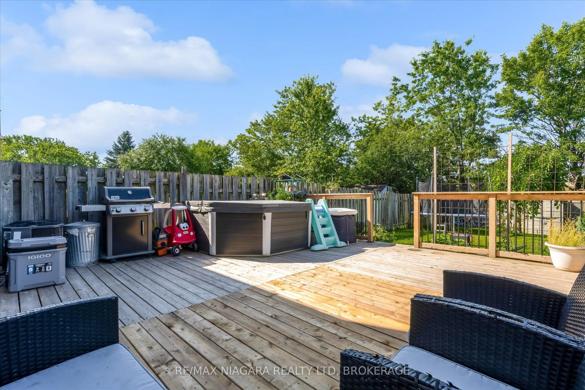 29 ROMY Crescent