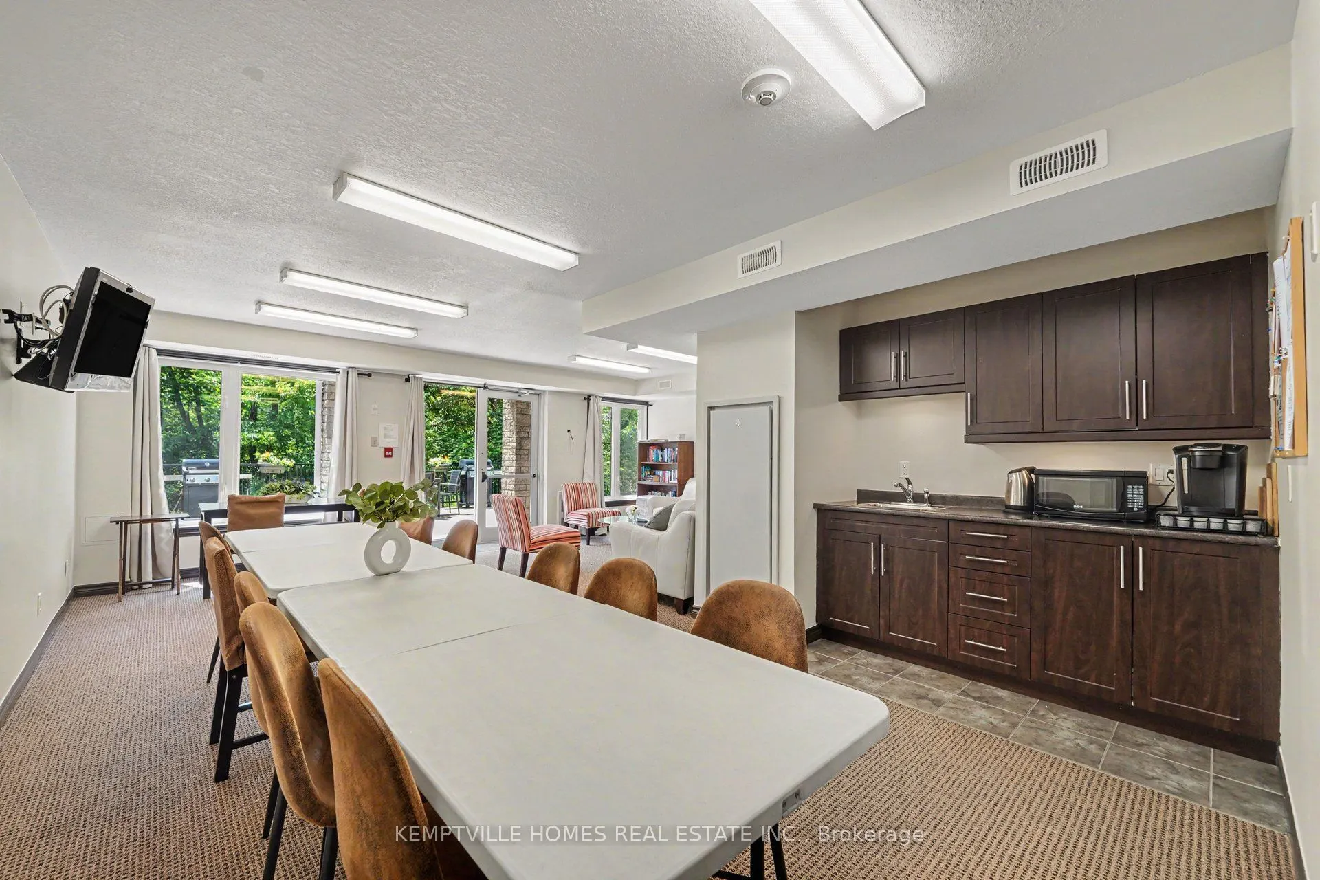 398 VAN BUREN Street #106