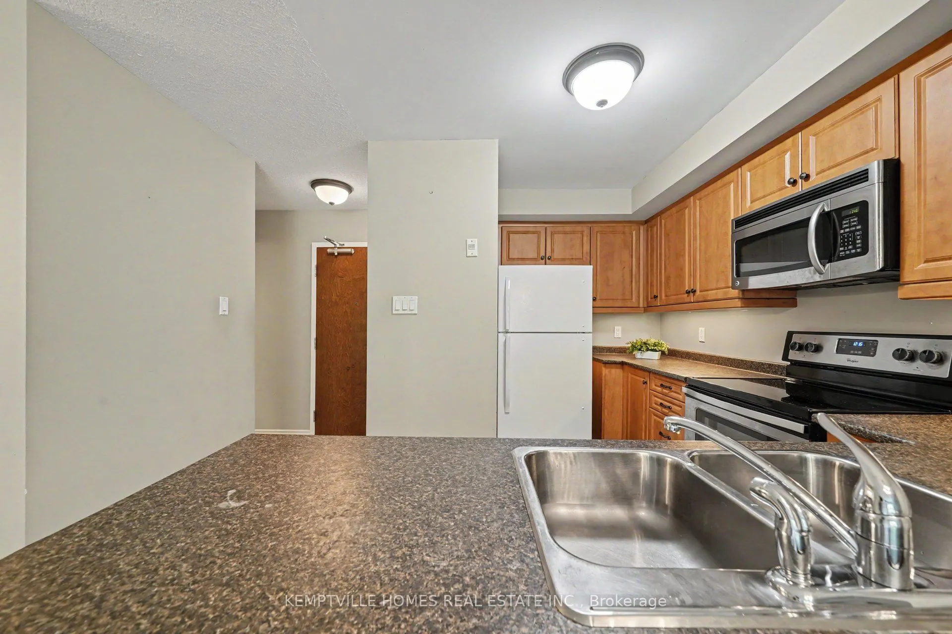 398 VAN BUREN Street #106
