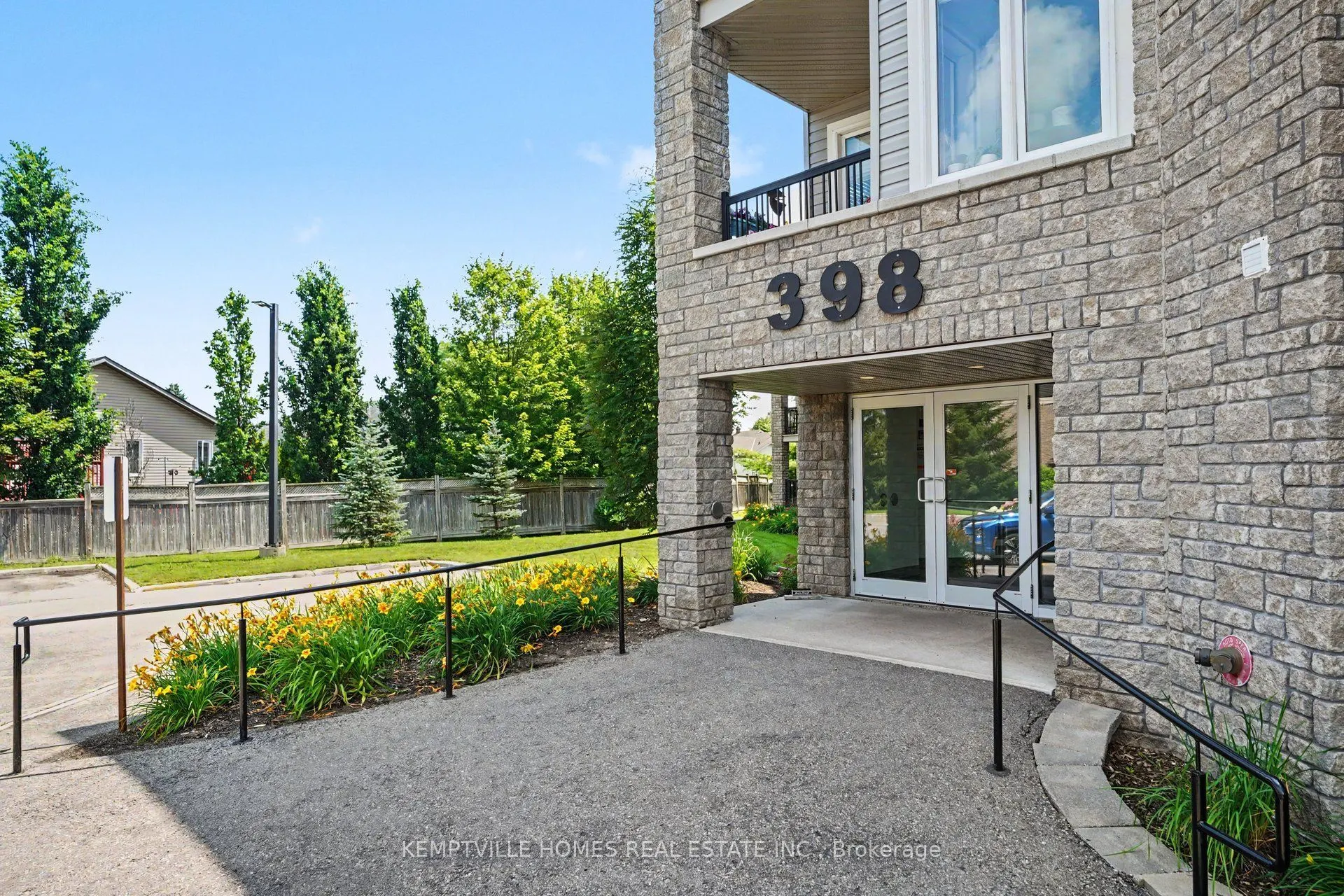 398 VAN BUREN Street #106