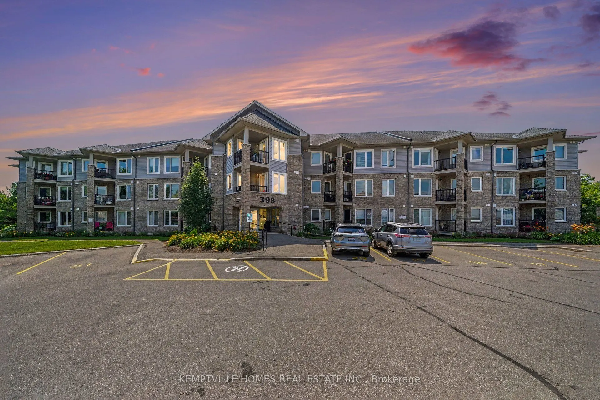 398 VAN BUREN Street #106