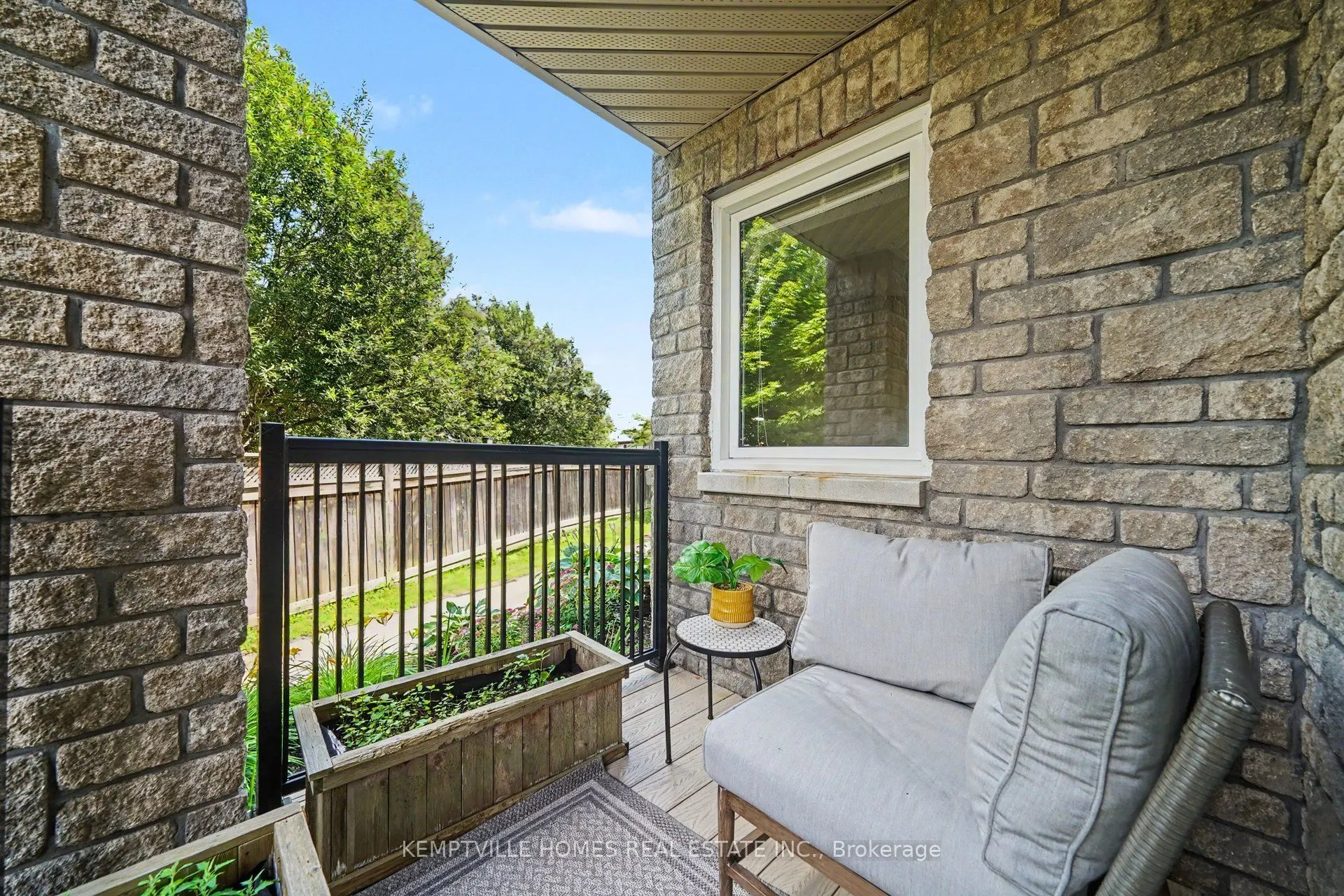 398 VAN BUREN Street #106