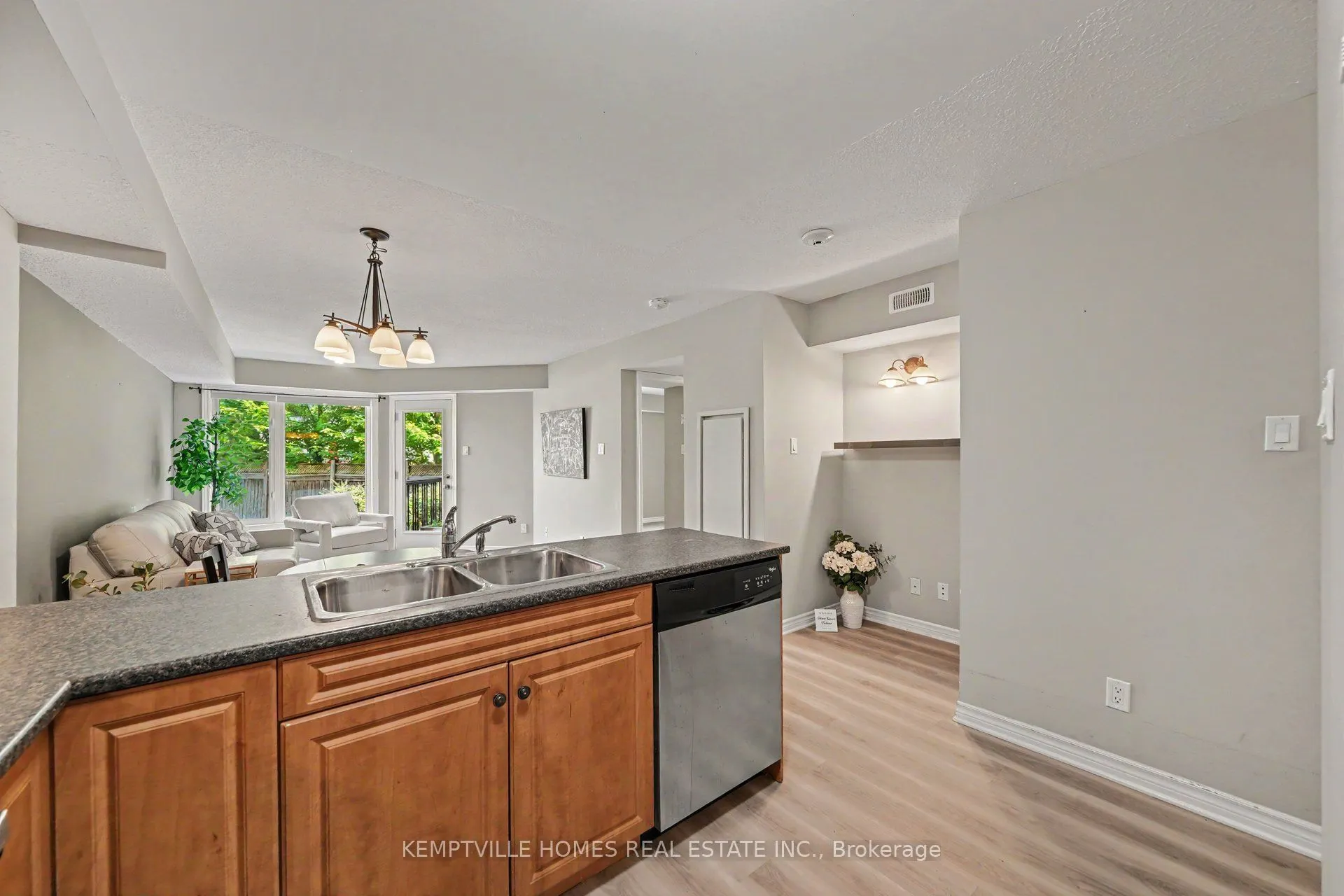 398 VAN BUREN Street #106