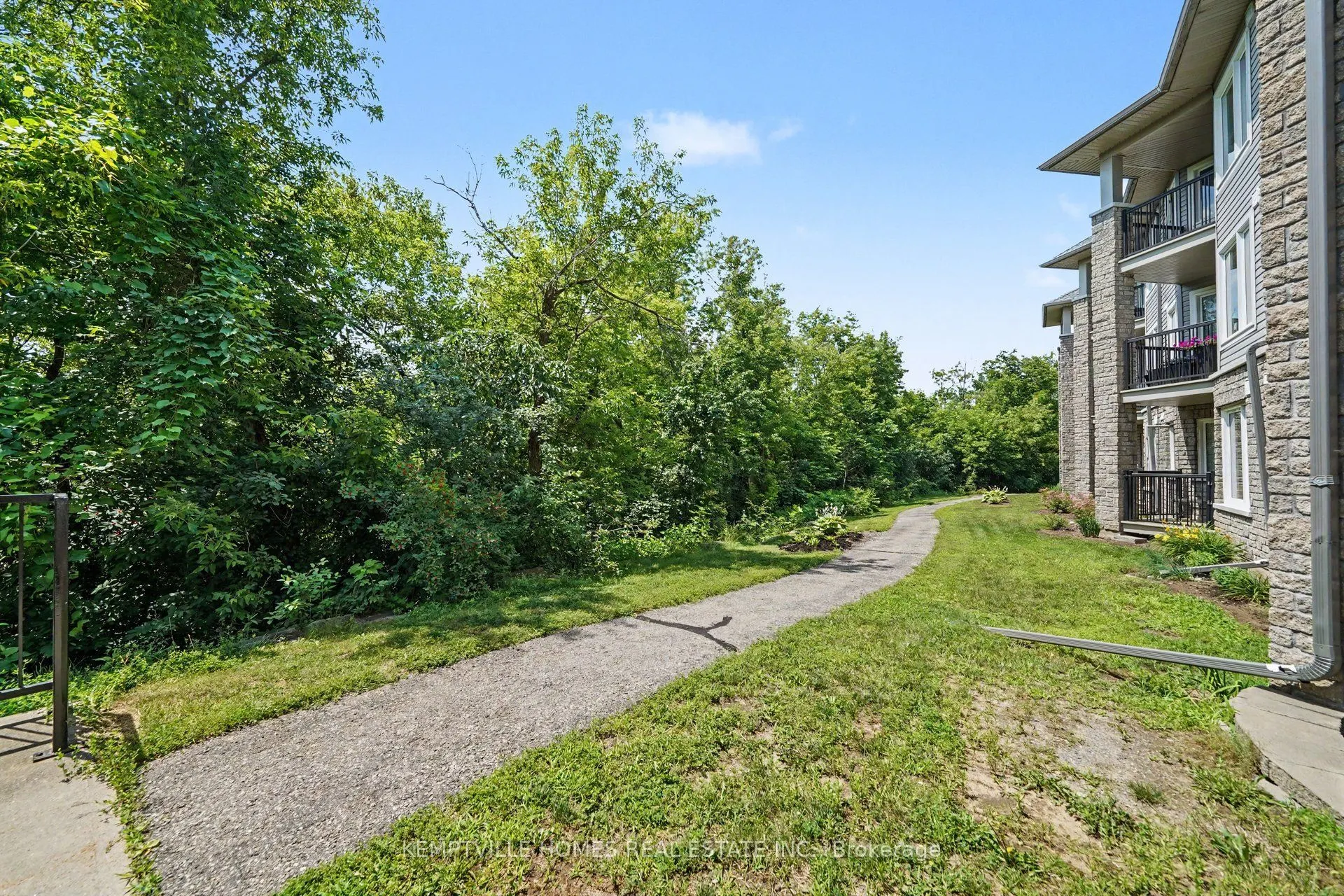 398 VAN BUREN Street #106