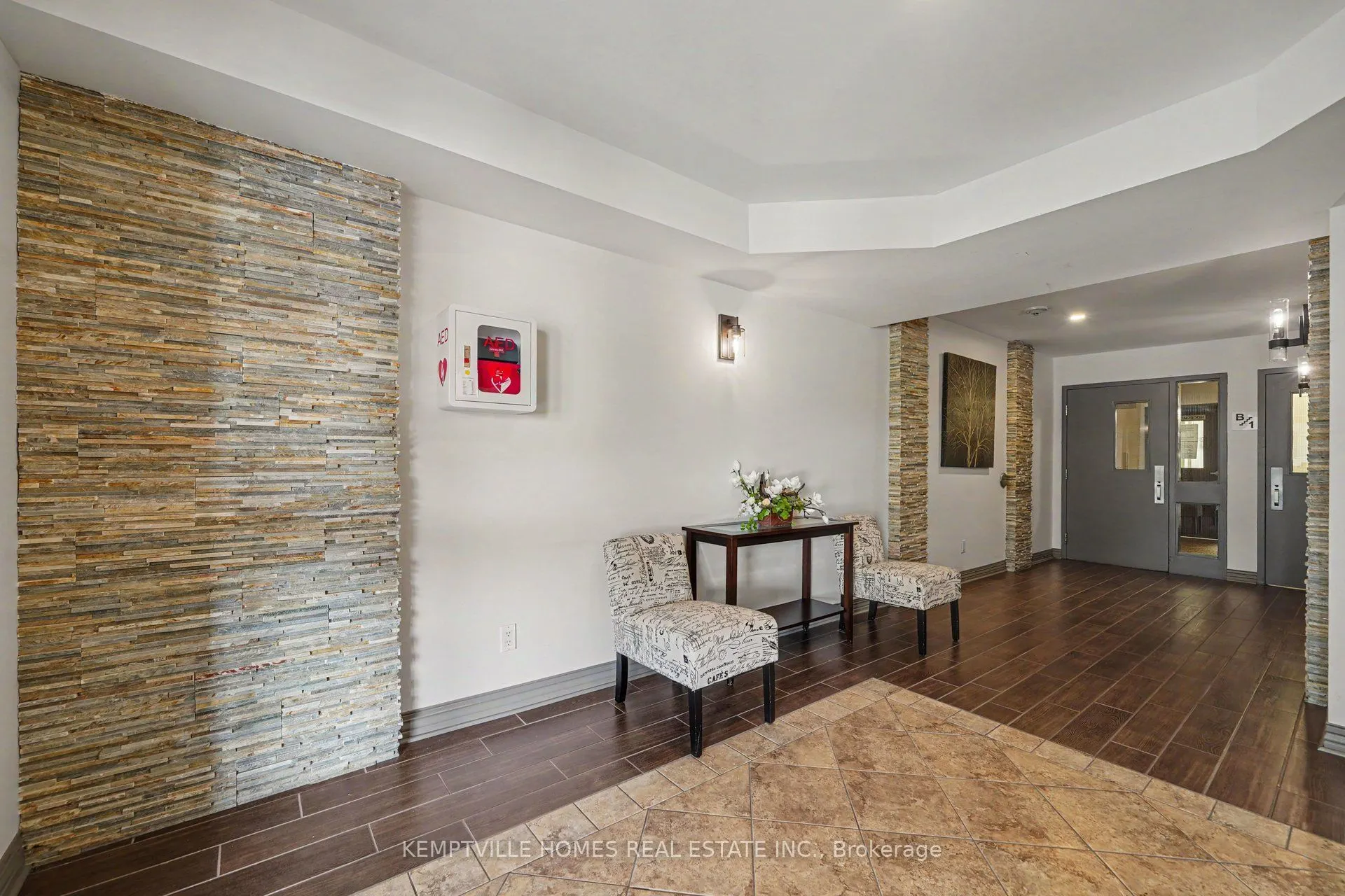 398 VAN BUREN Street #106