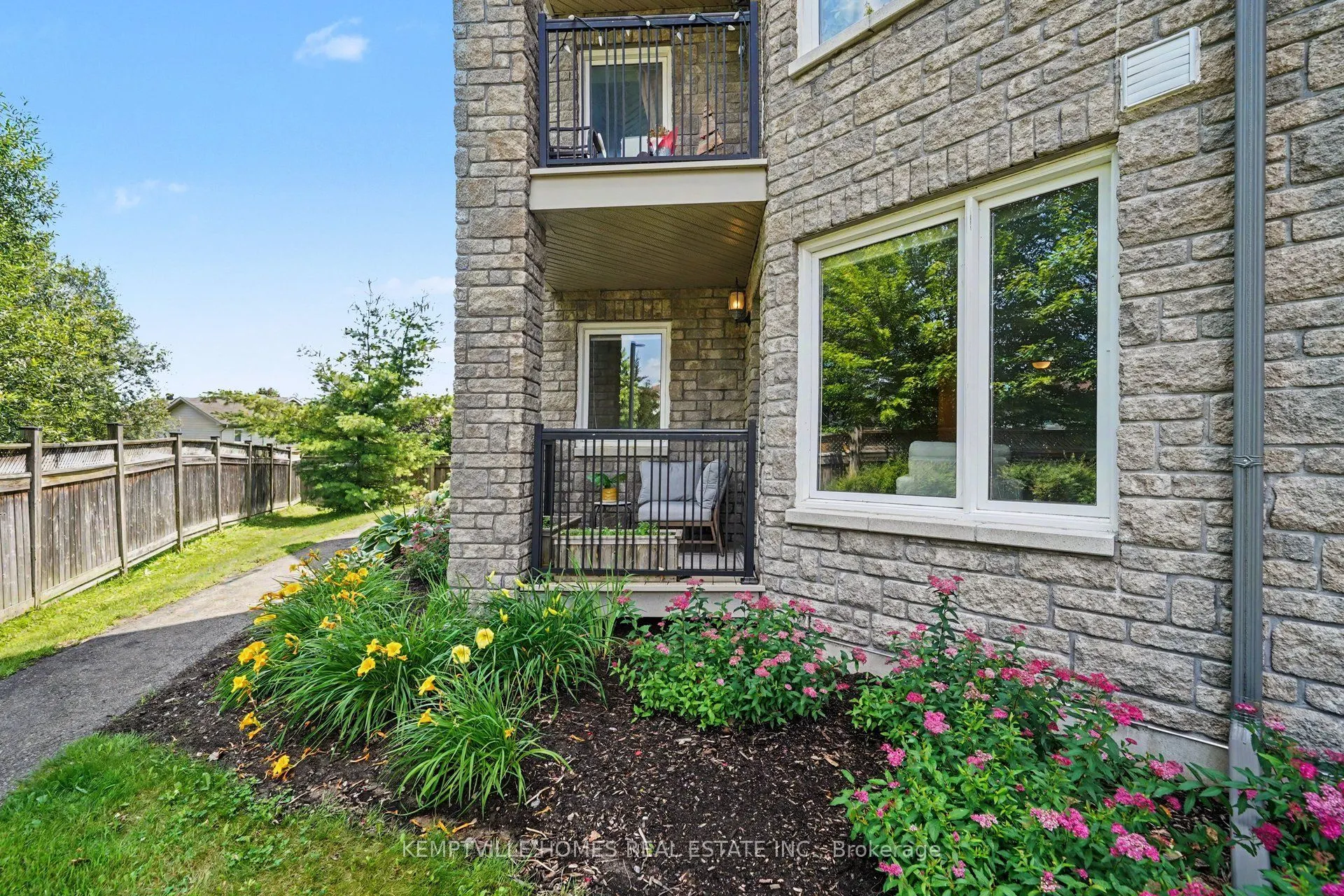 398 VAN BUREN Street #106