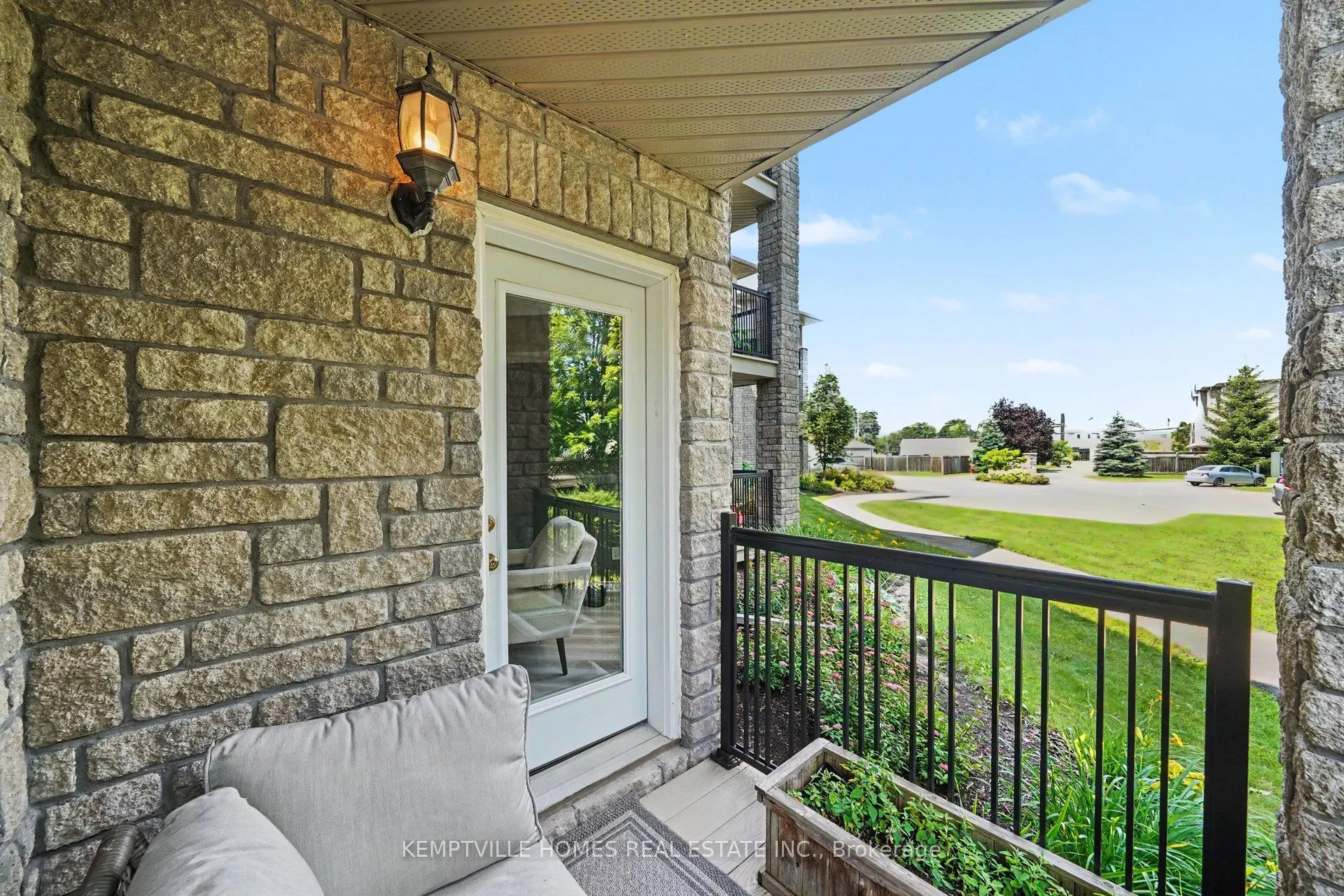 398 VAN BUREN Street #106