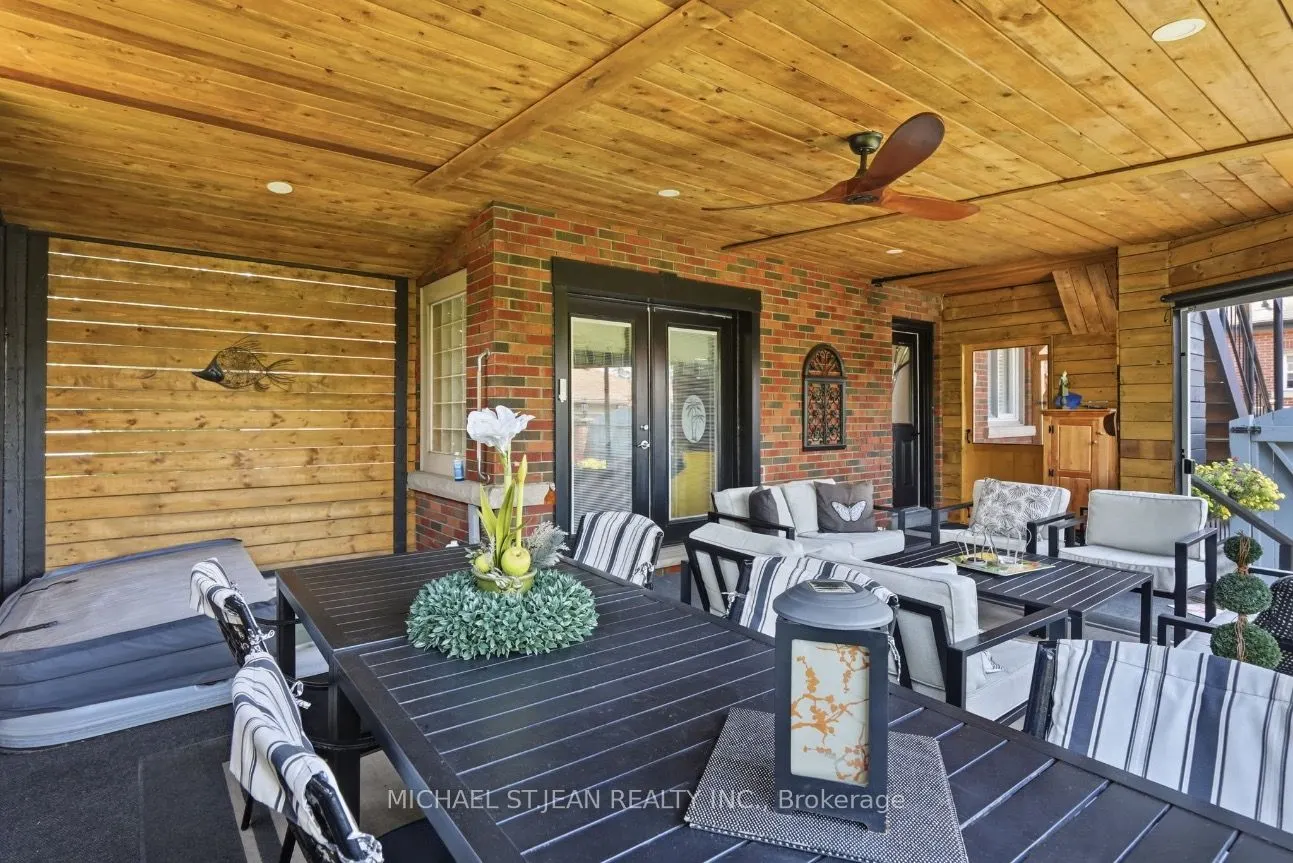 33 Centennial Parkway S