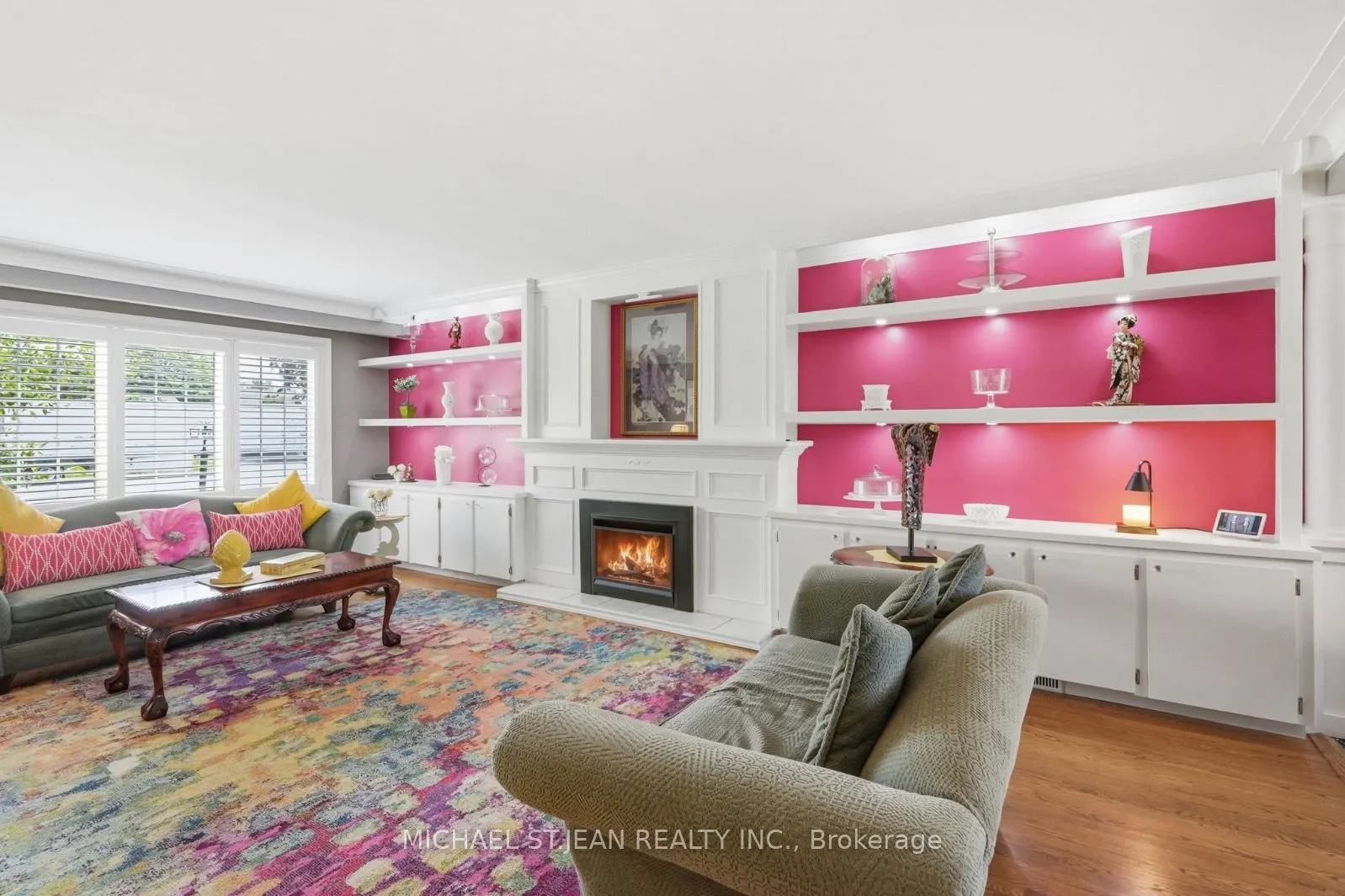 33 Centennial Parkway S