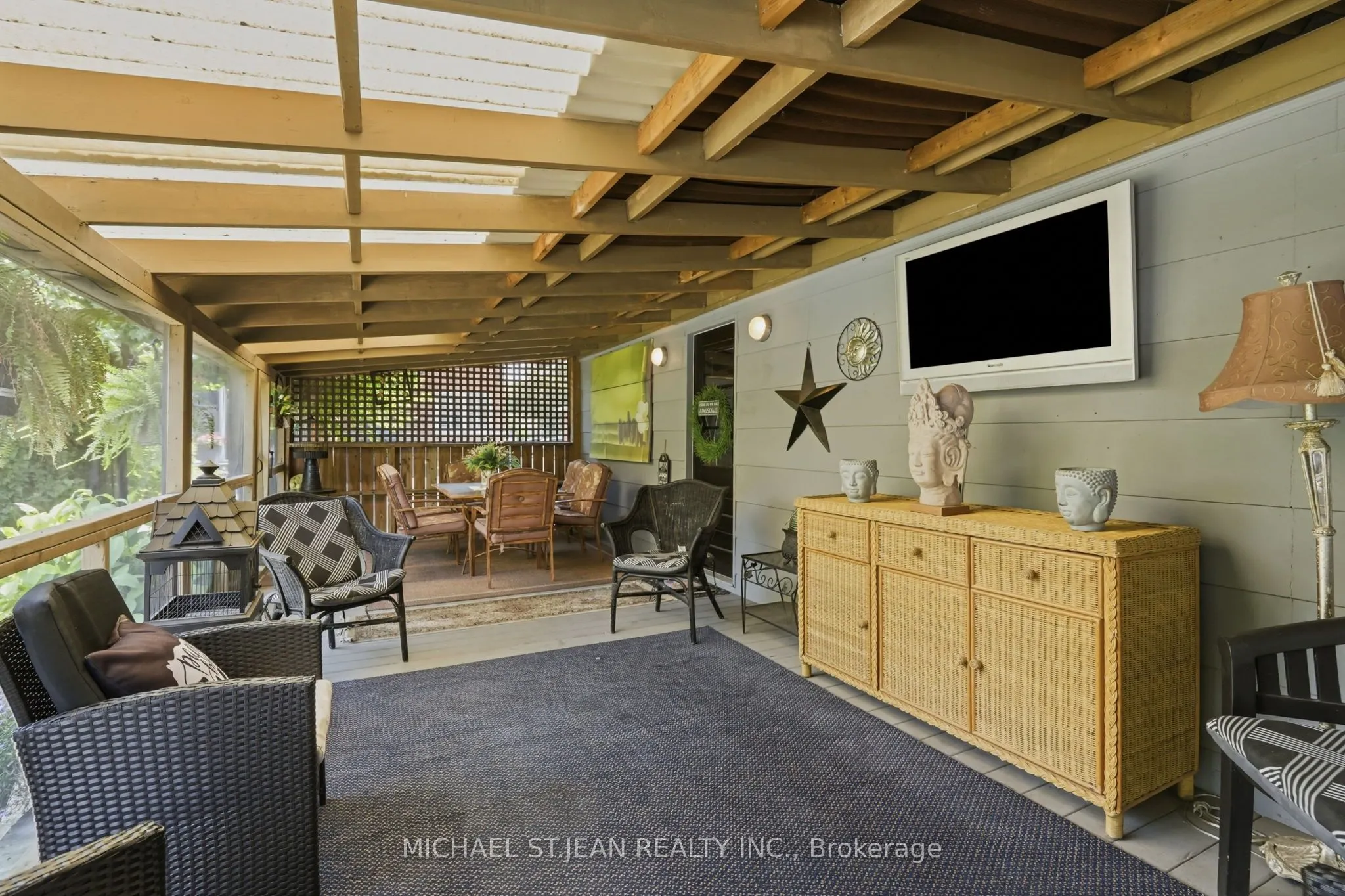33 Centennial Parkway S