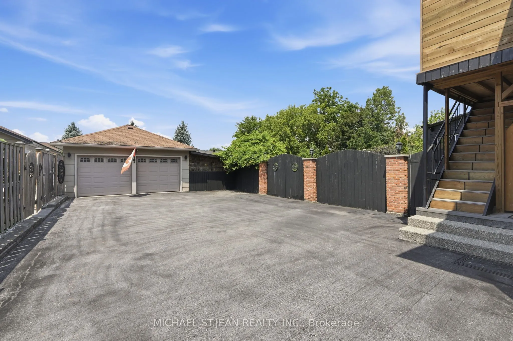 33 Centennial Parkway S