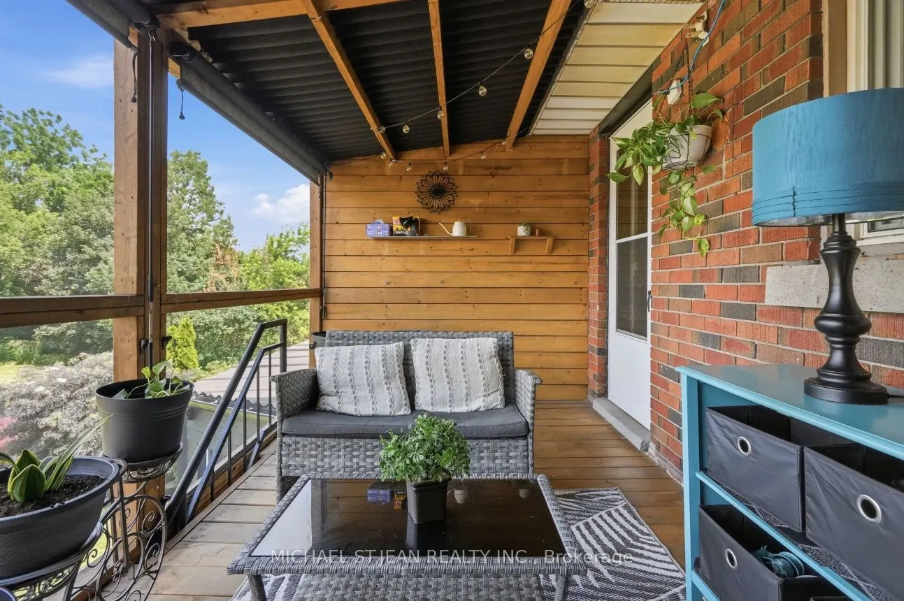 33 Centennial Parkway S