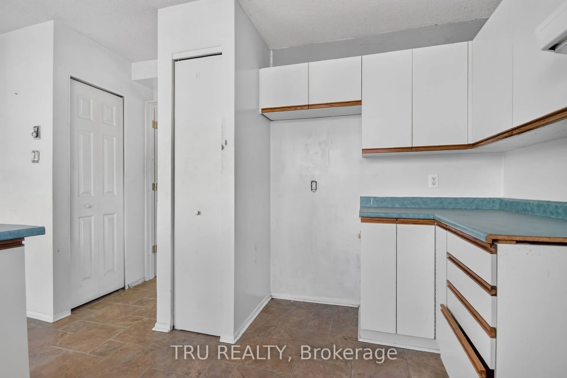 2050 Riviera Terrace #27