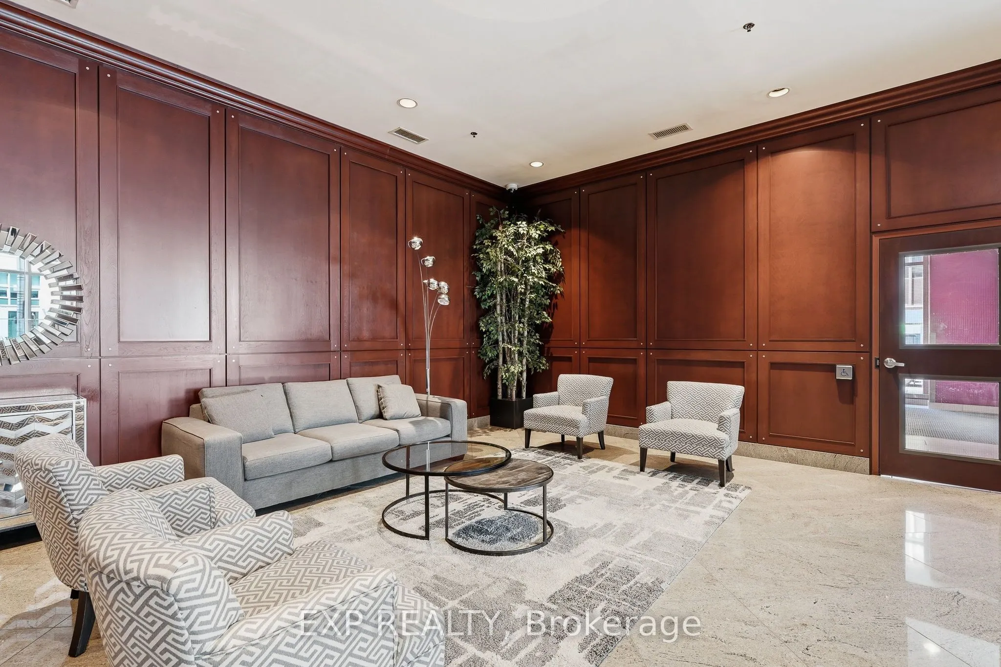 234 Rideau Street #304
