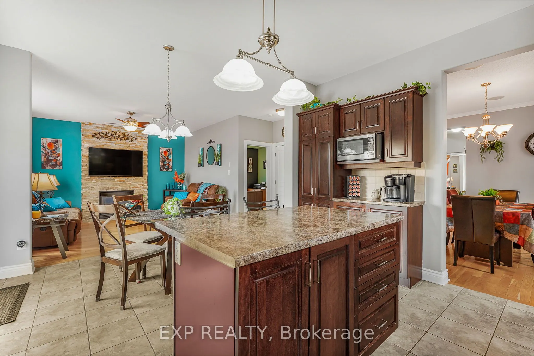224 Topaze Crescent
