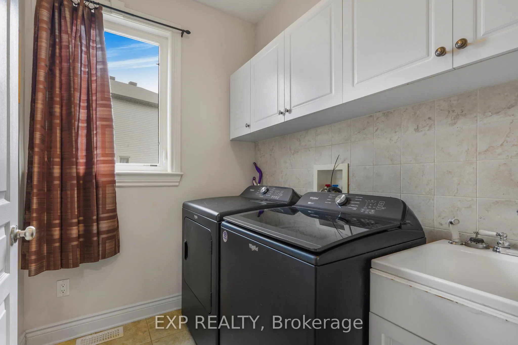224 Topaze Crescent