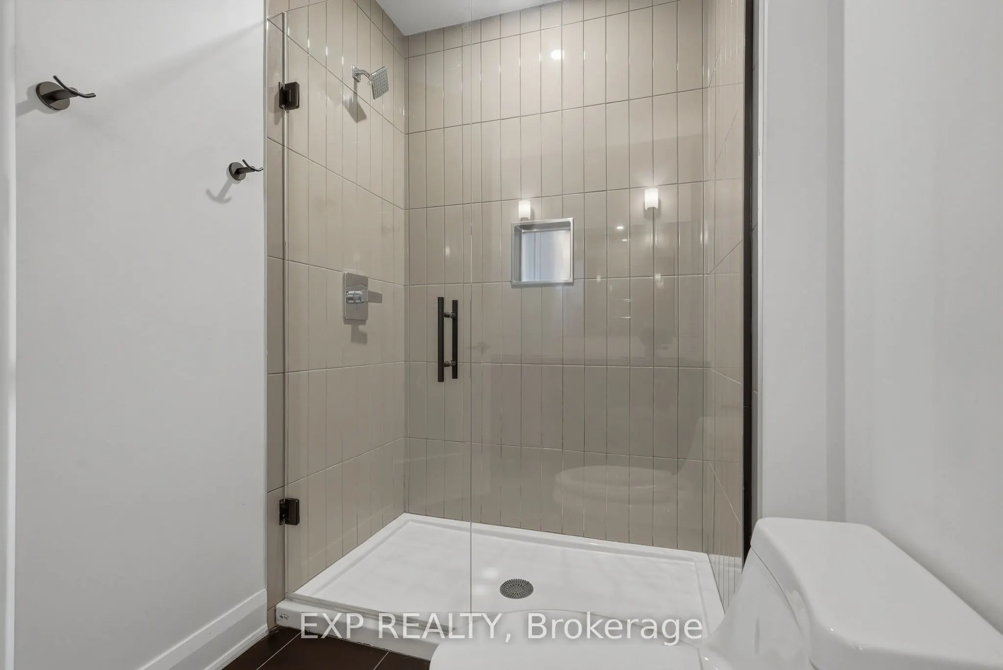 100 Cortile Private #301