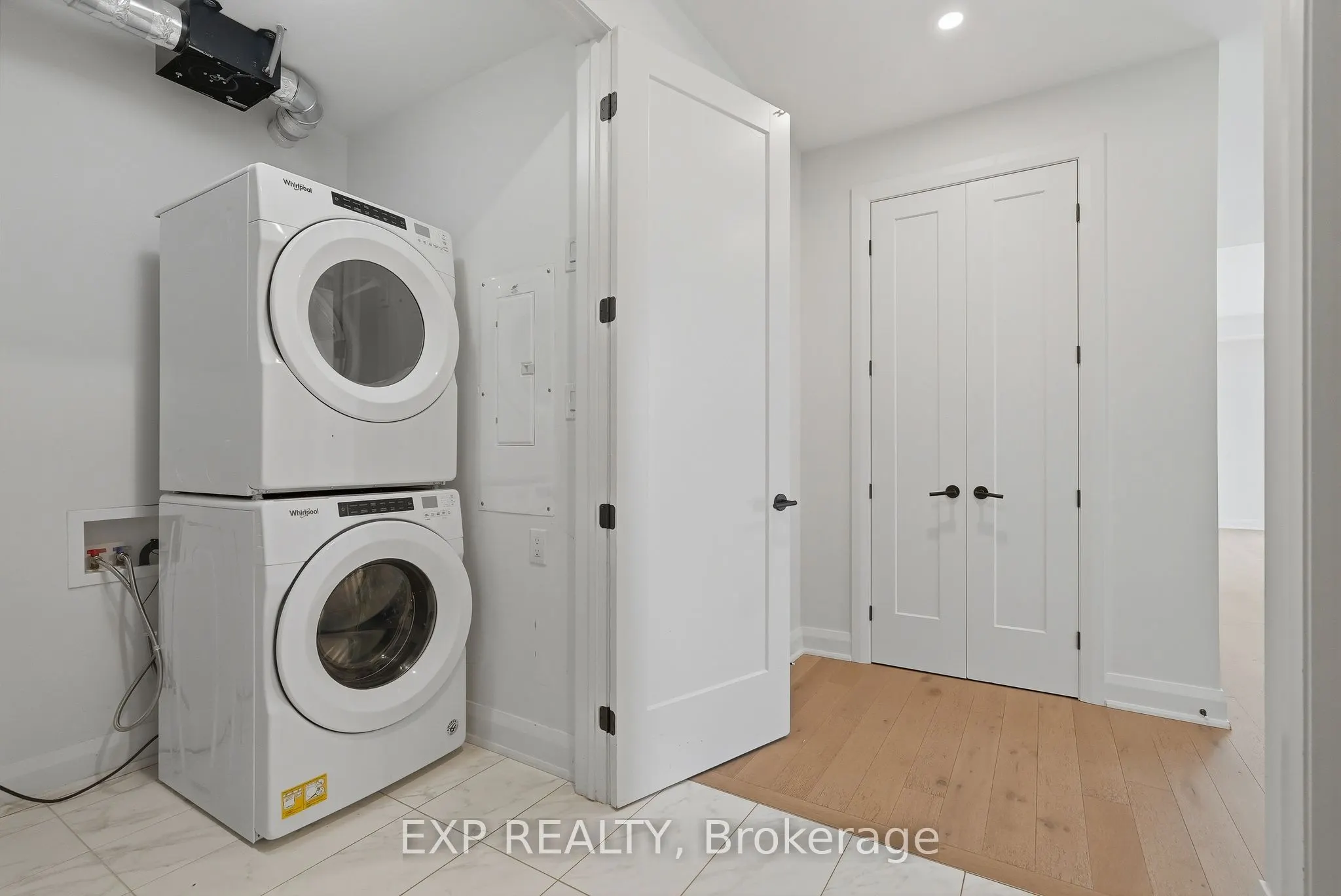 100 Cortile Private #301