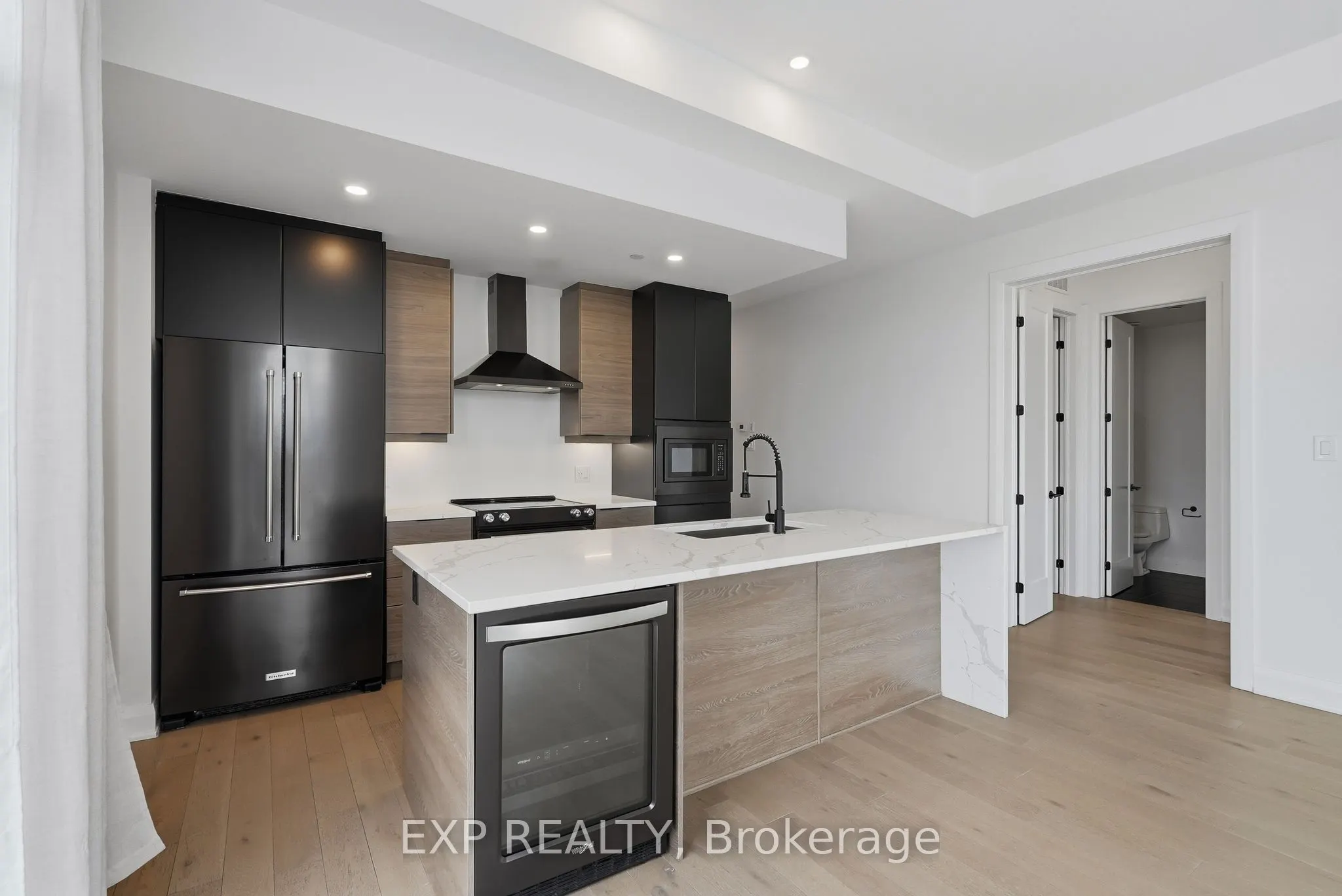 100 Cortile Private #301