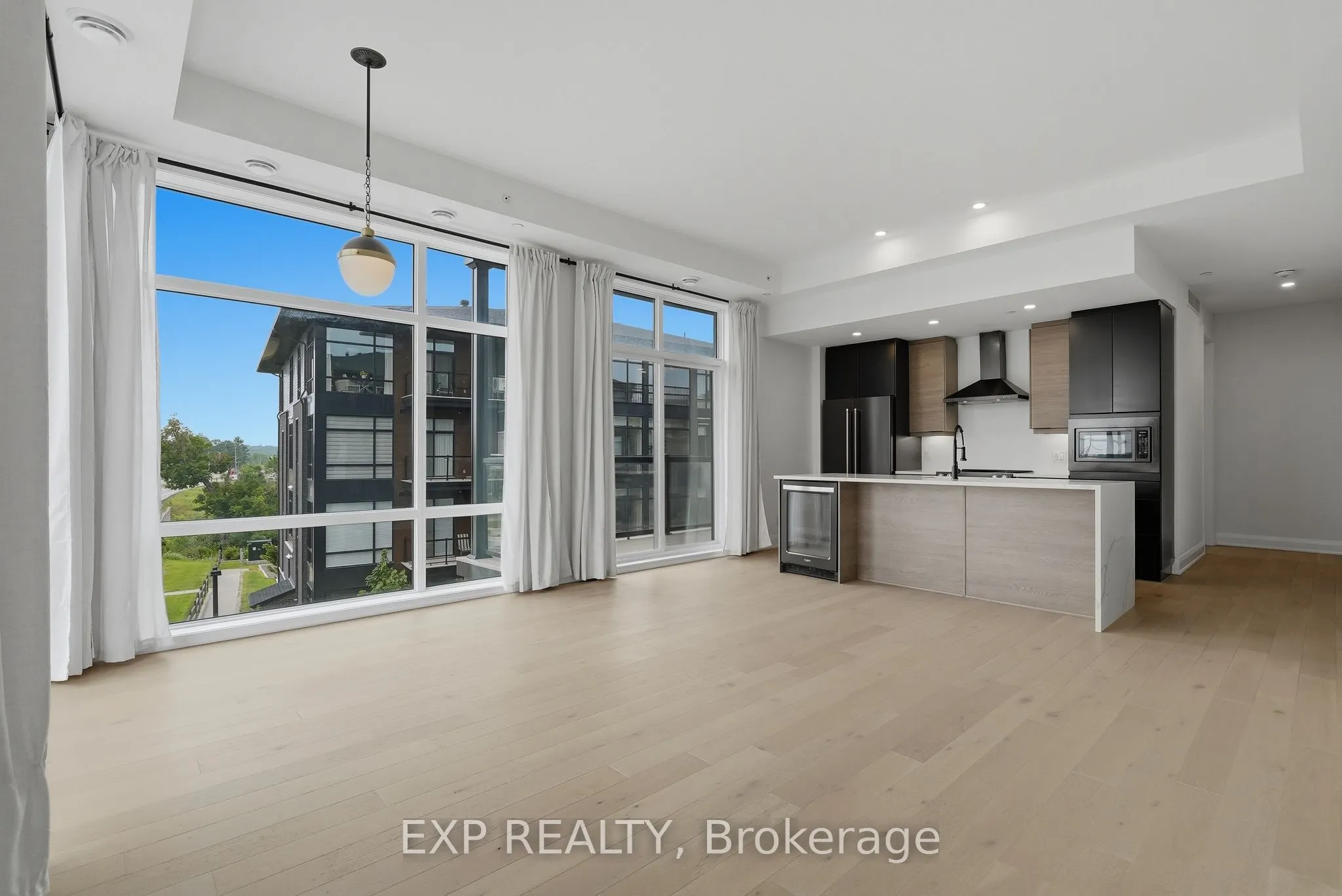 100 Cortile Private #301