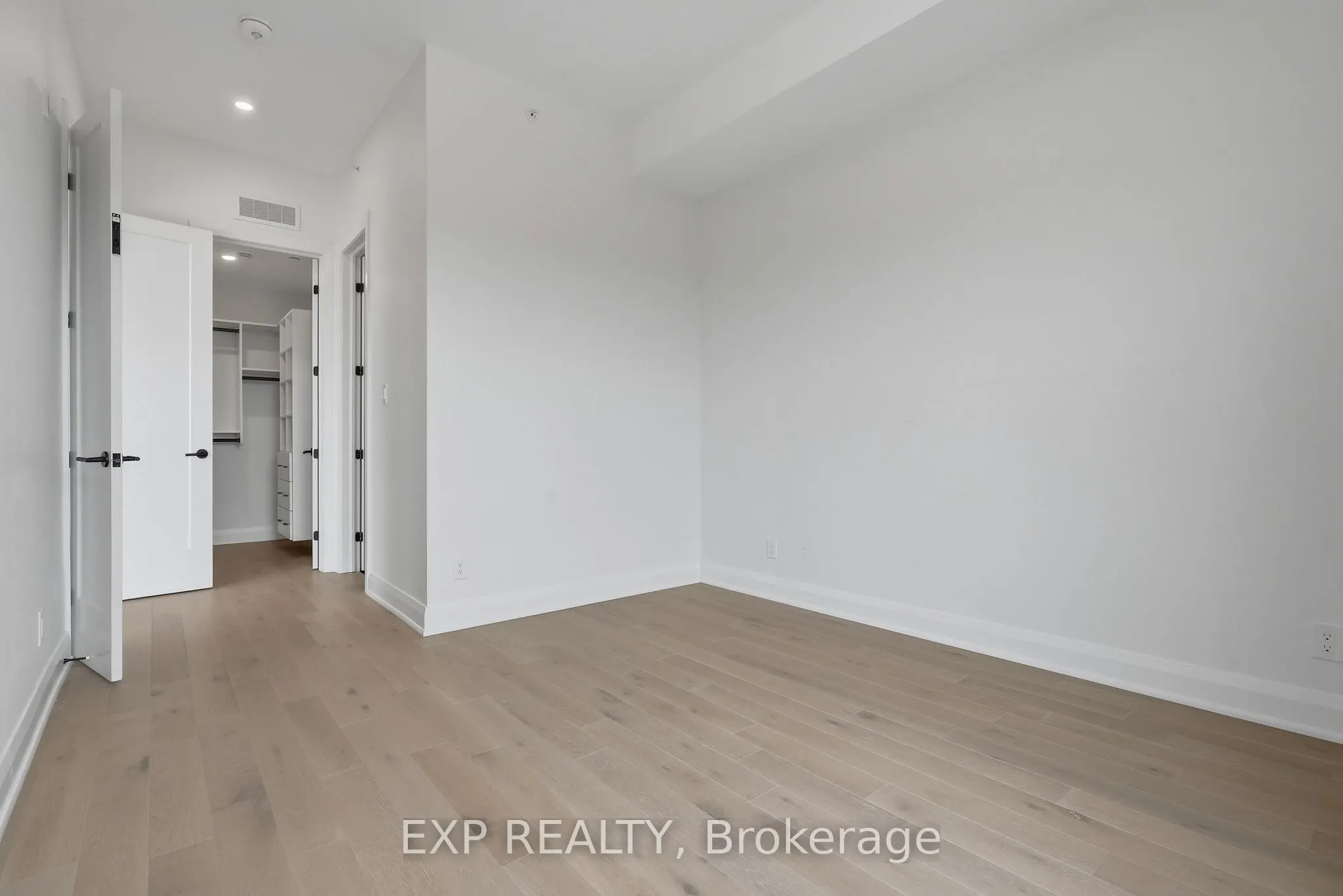 100 Cortile Private #301