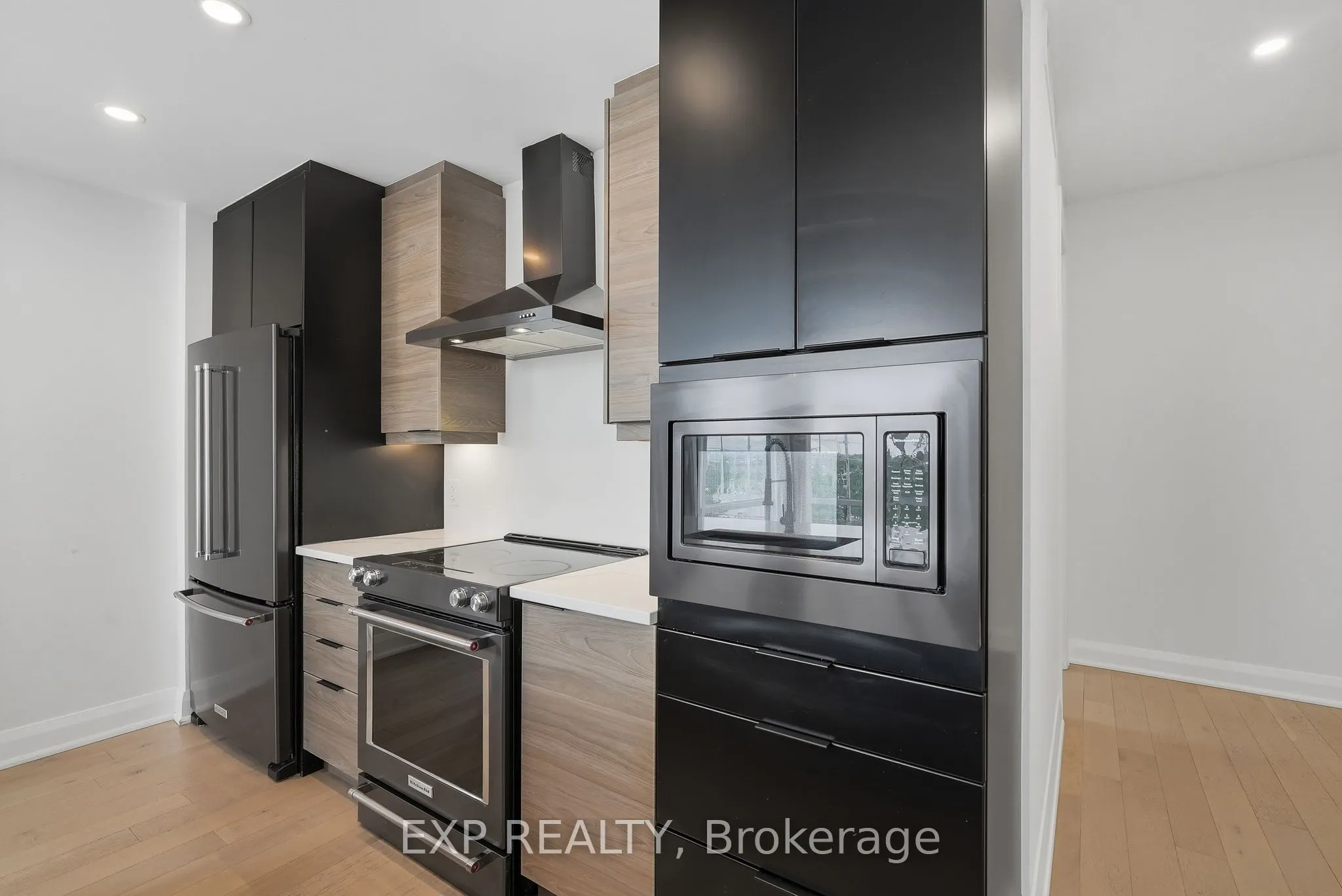 100 Cortile Private #301