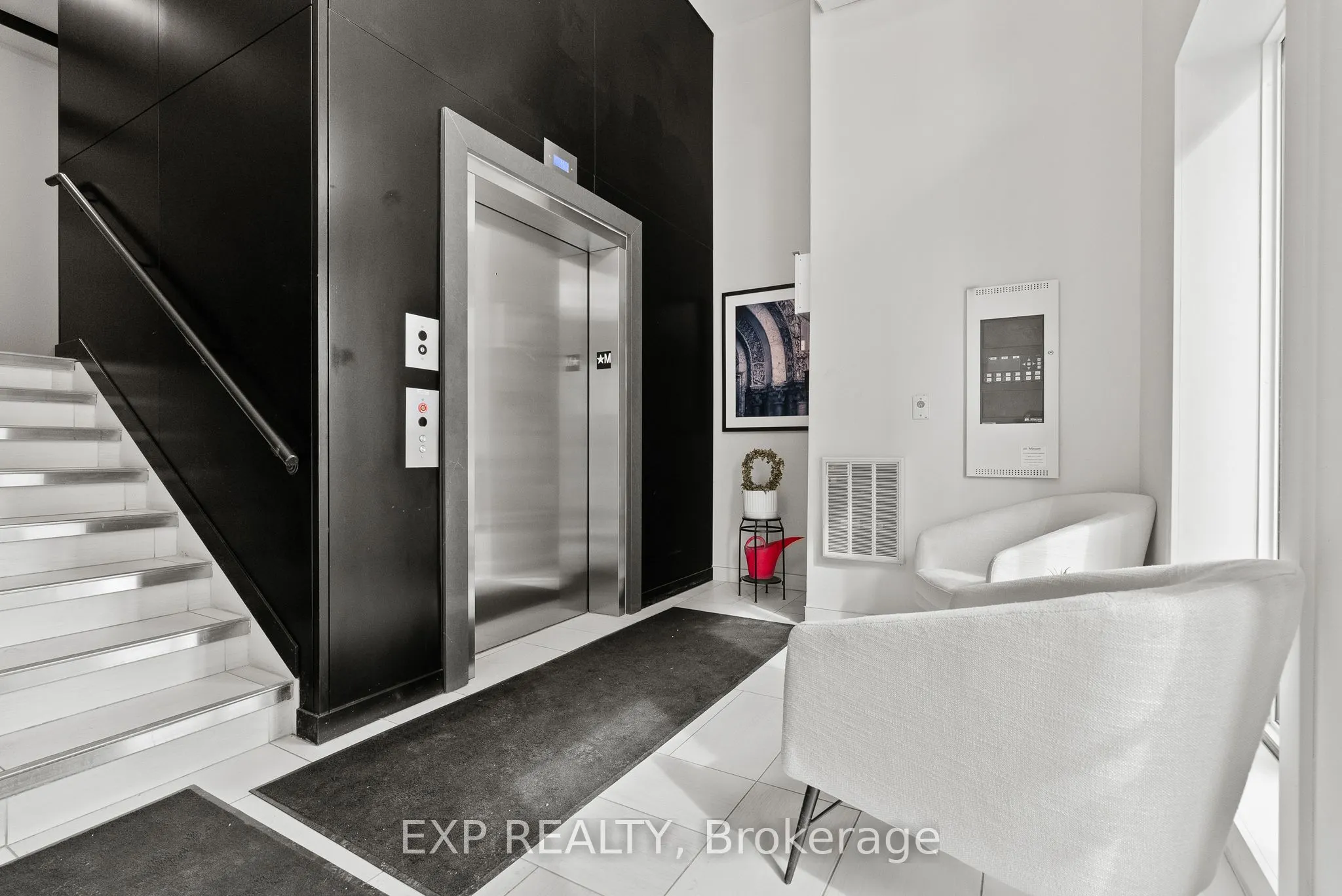 100 Cortile Private #301