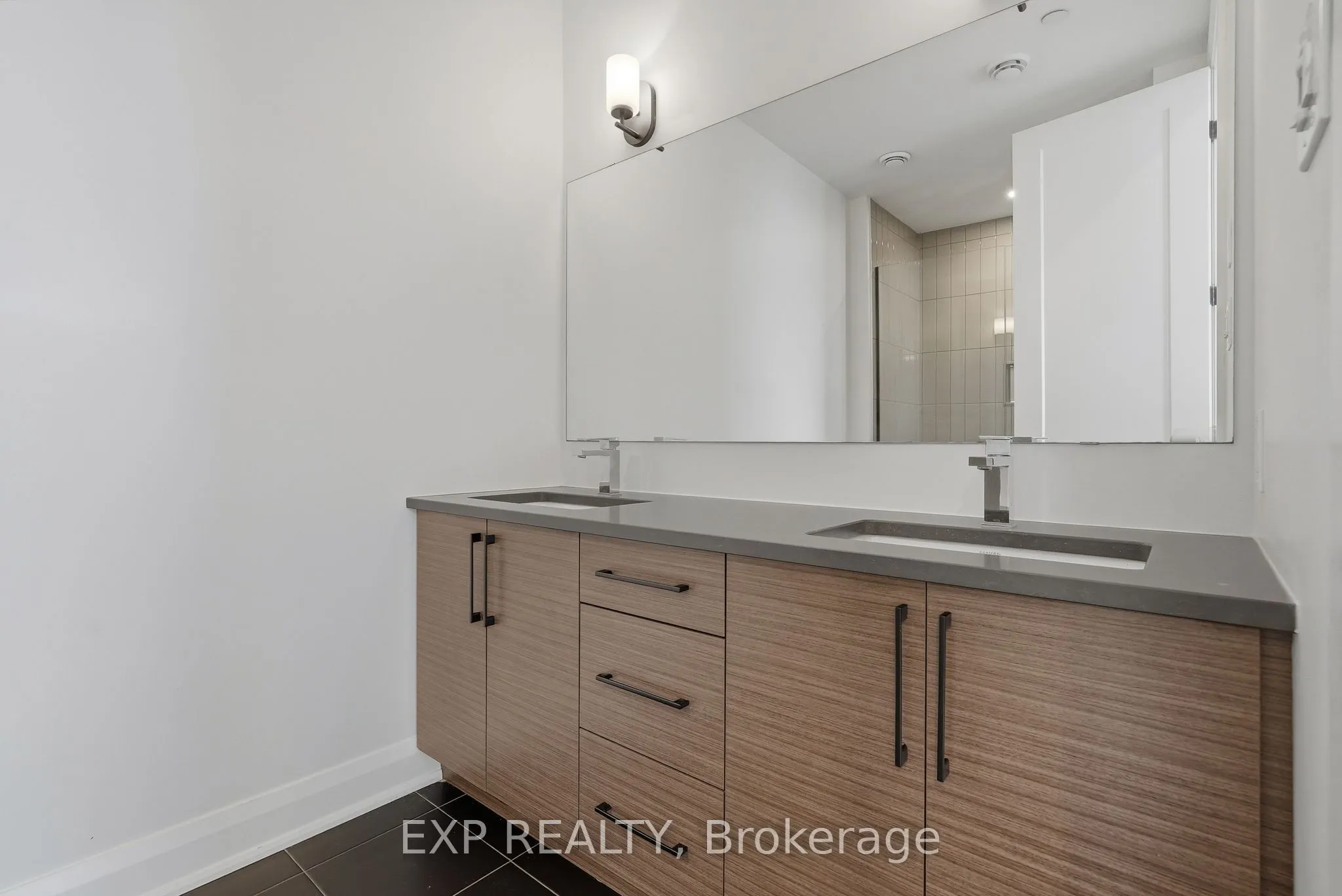 100 Cortile Private #301