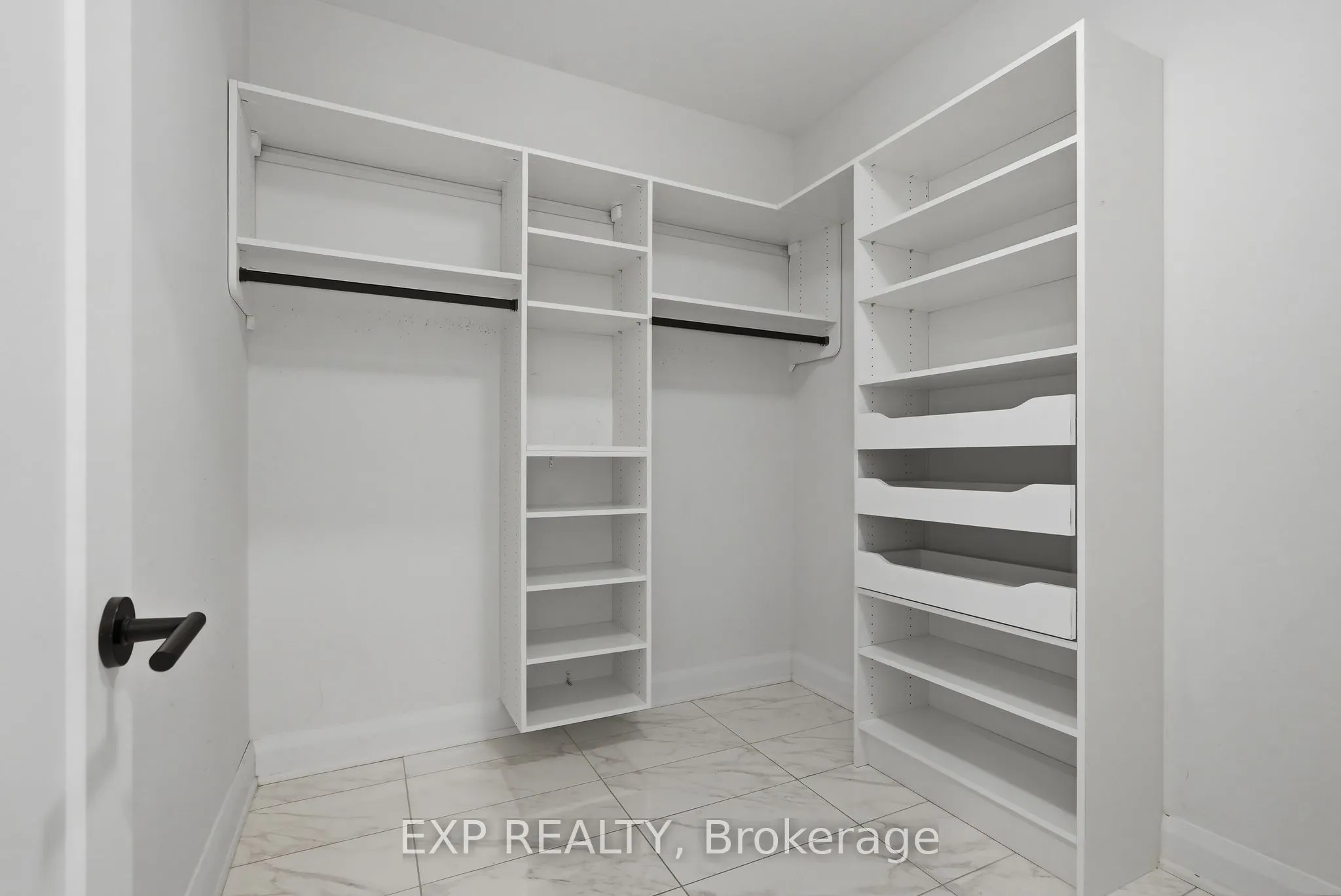 100 Cortile Private #301