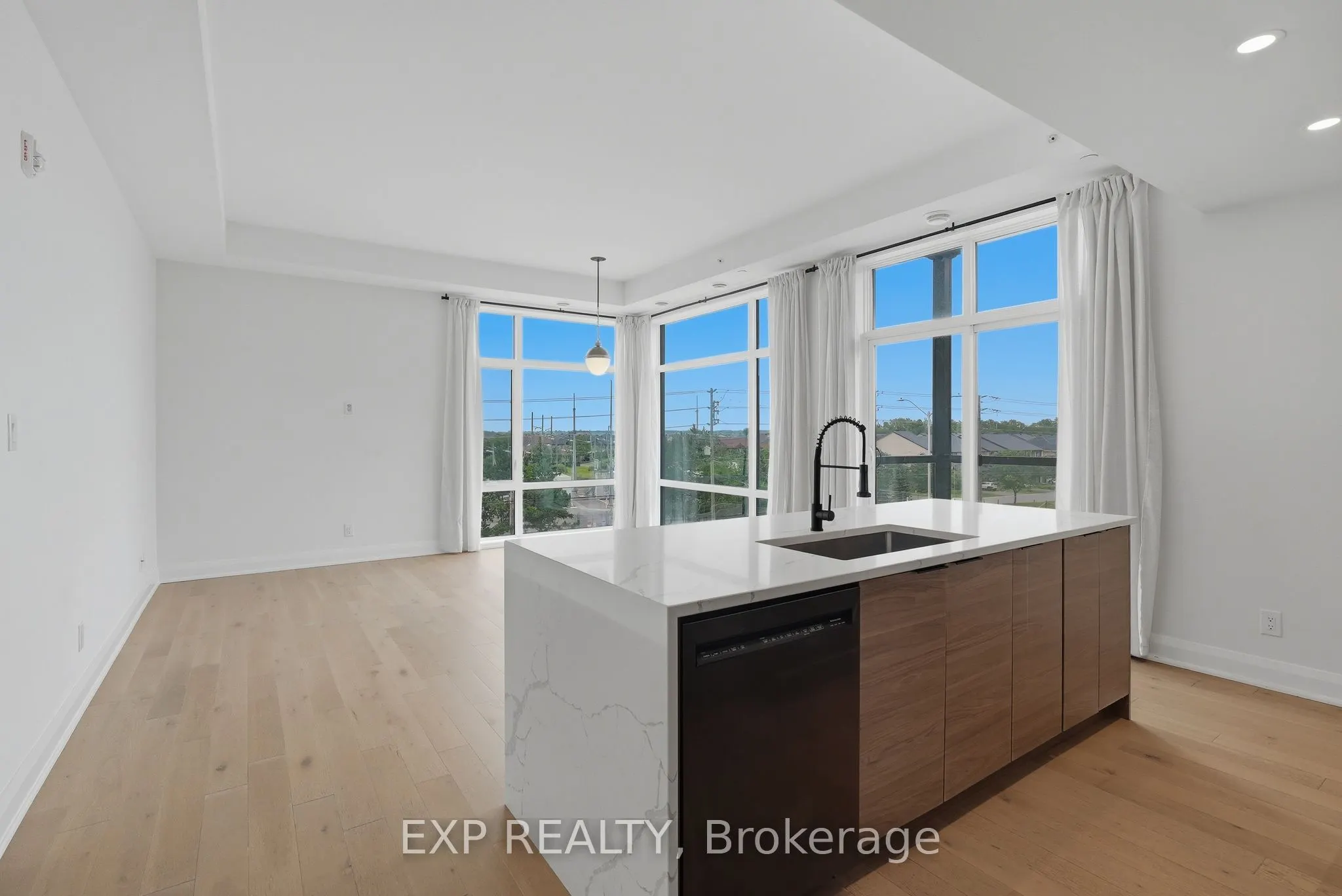 100 Cortile Private #301