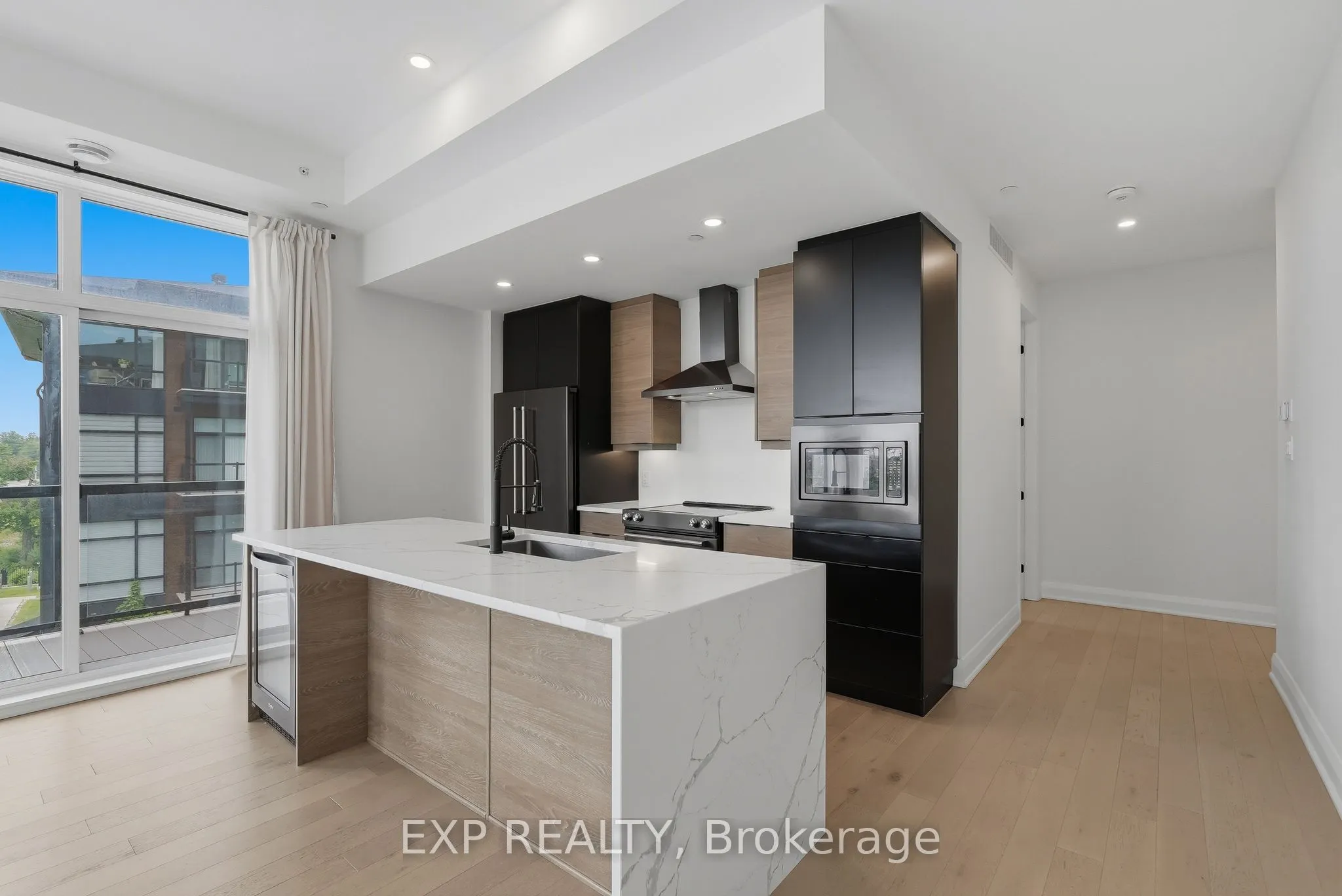 100 Cortile Private #301
