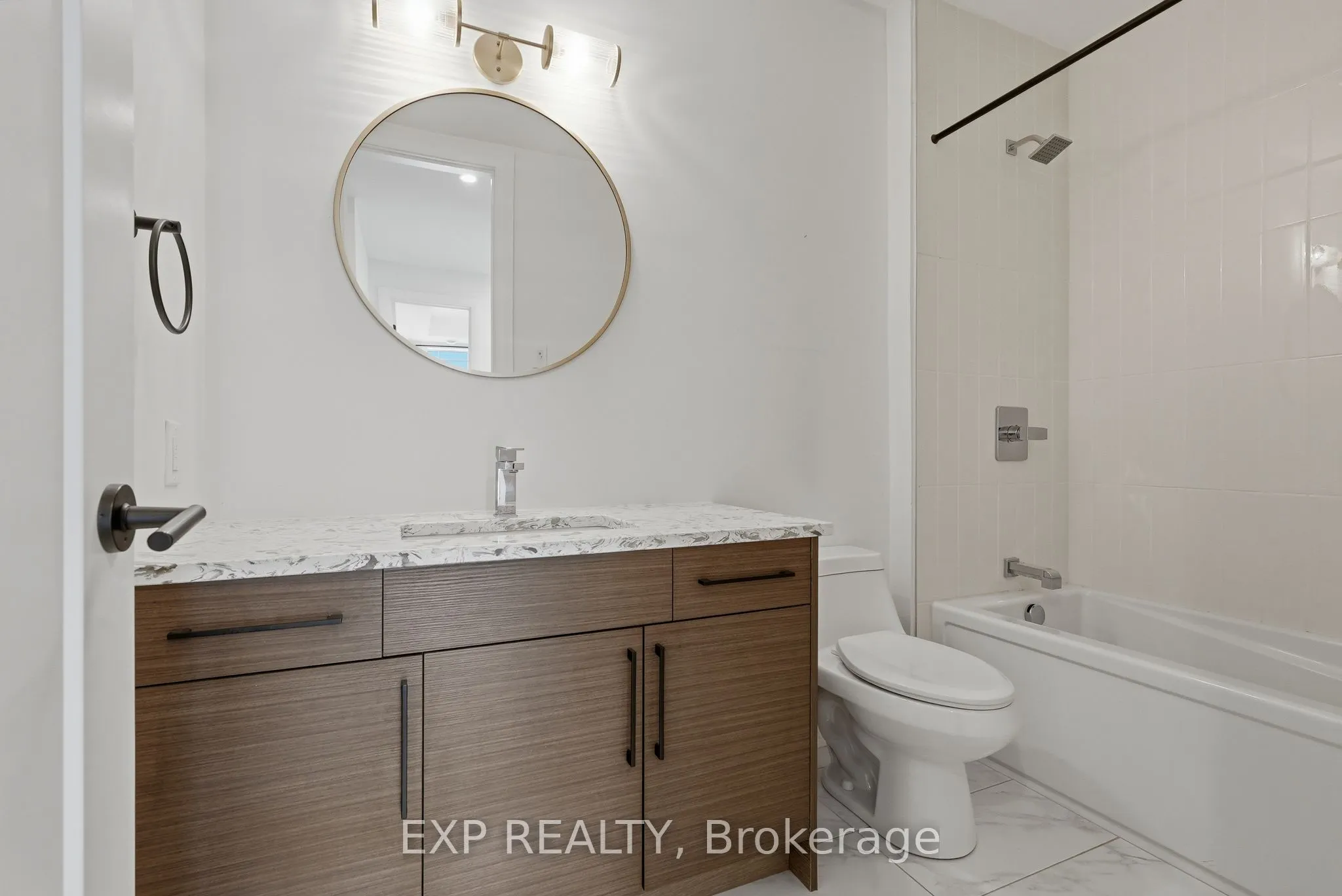 100 Cortile Private #301