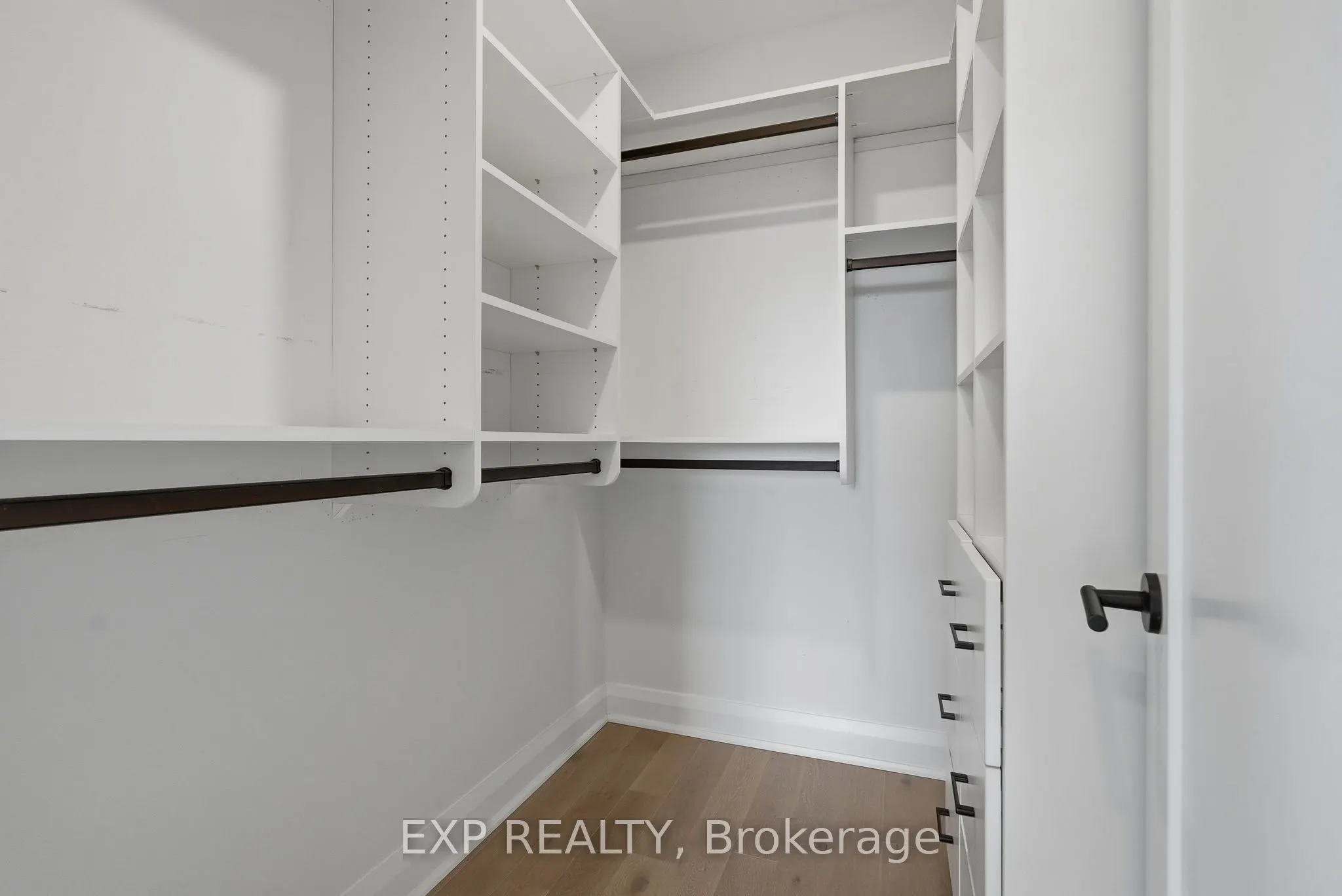 100 Cortile Private #301