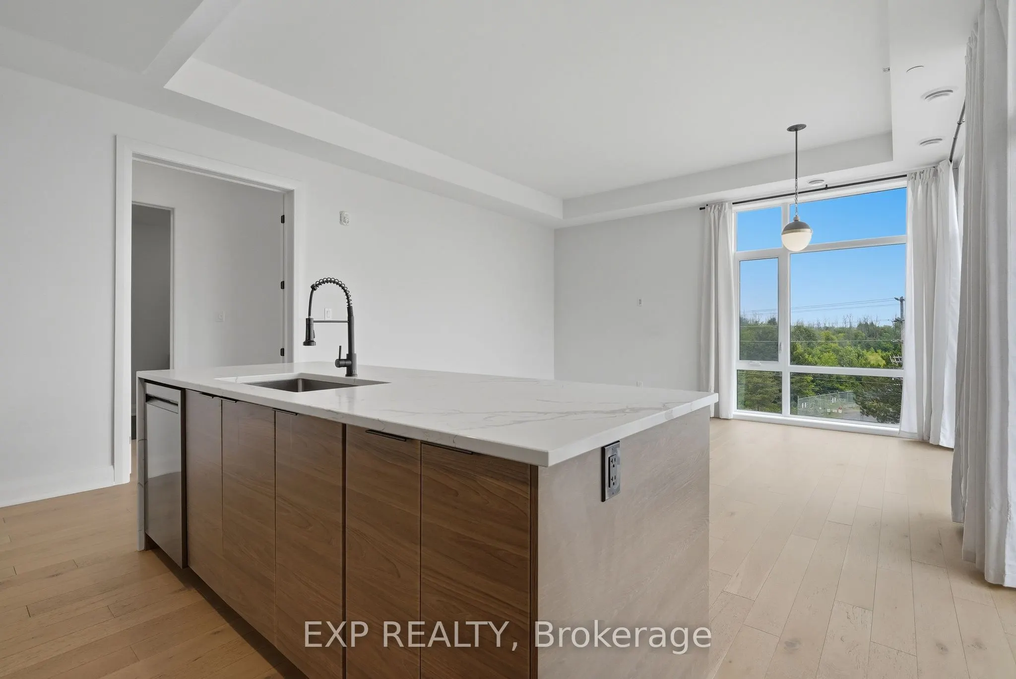 100 Cortile Private #301