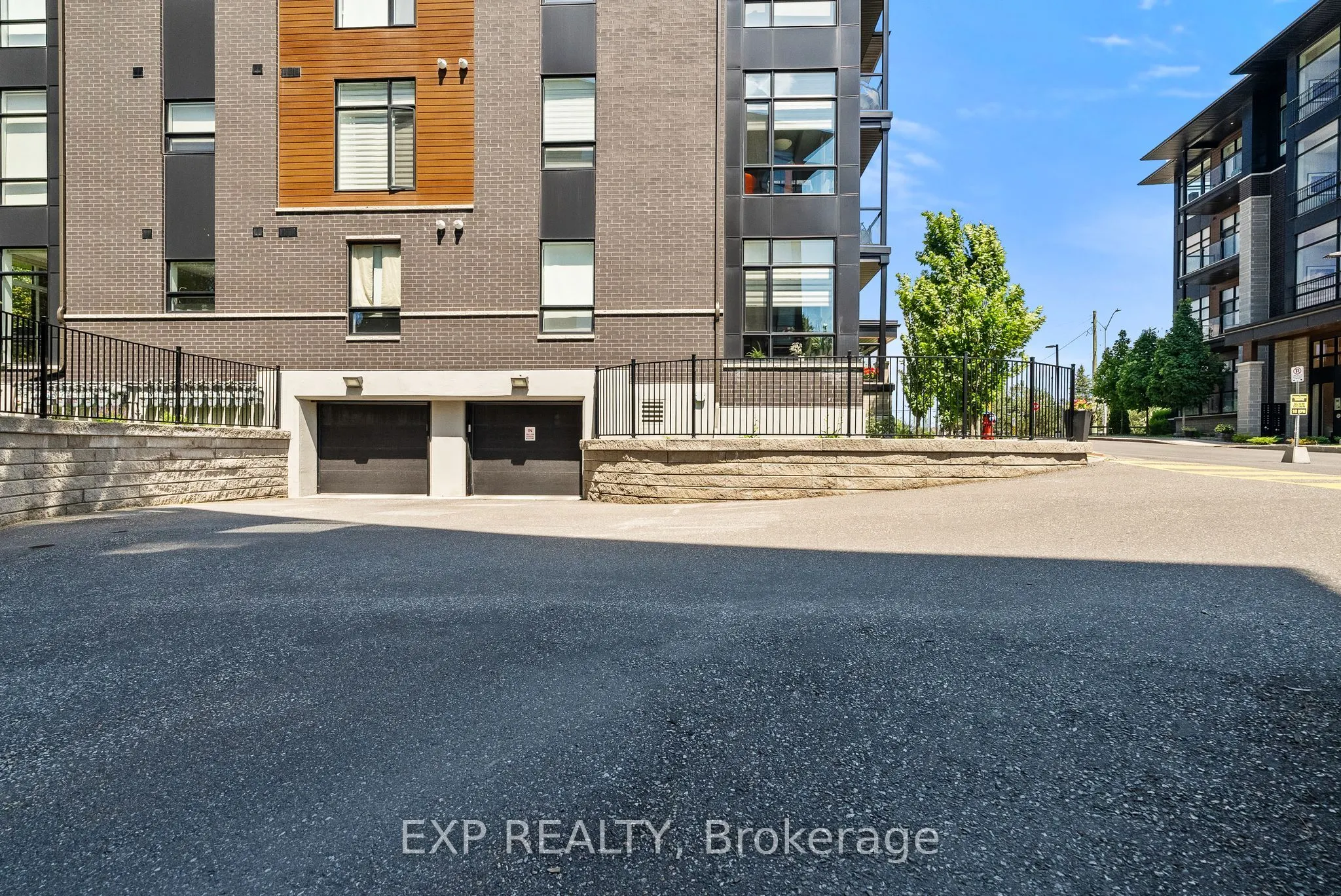 100 Cortile Private #301