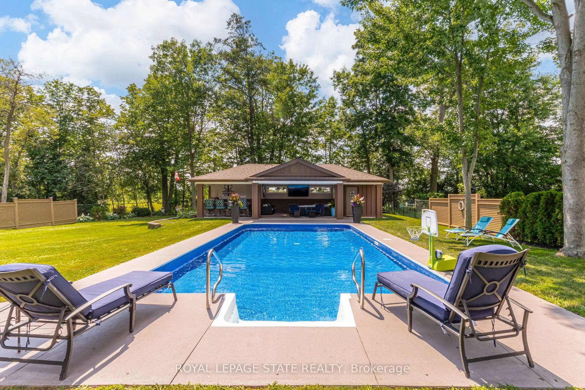 994 Courtland Drive