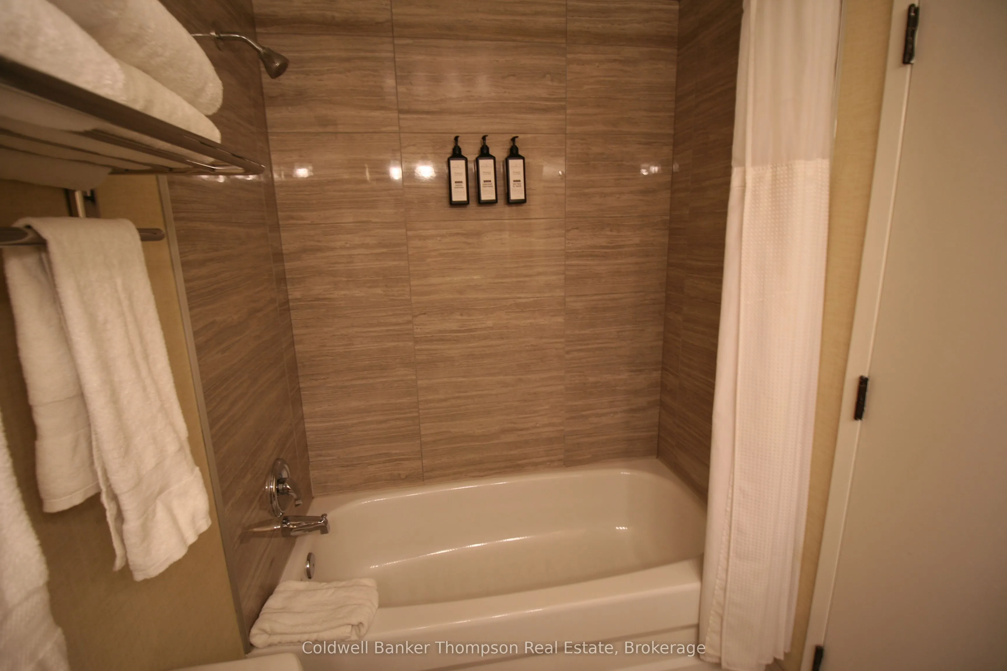 1235 Deerhurst Bayshore Drive #323