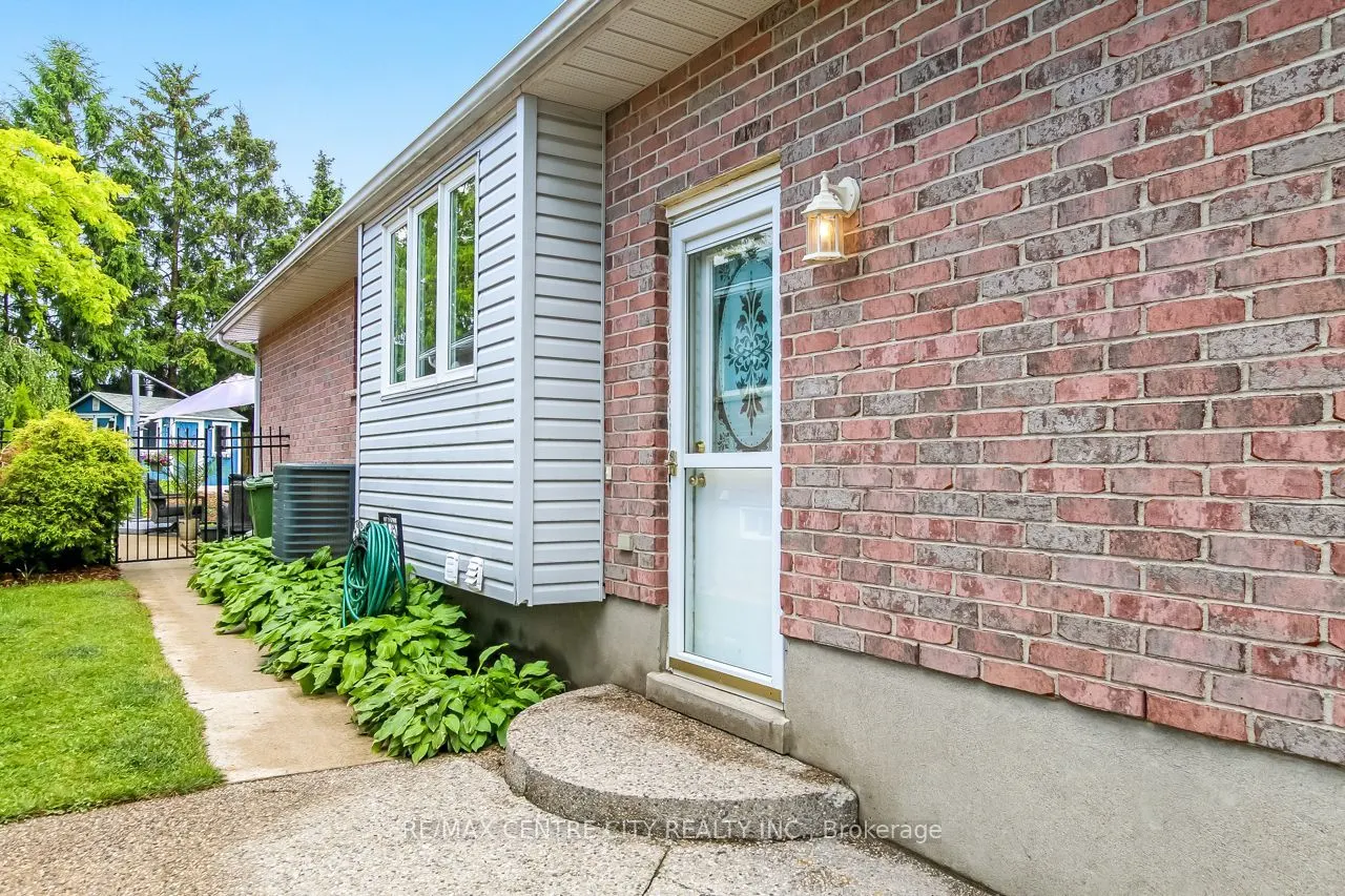 96 Carrie Crescent