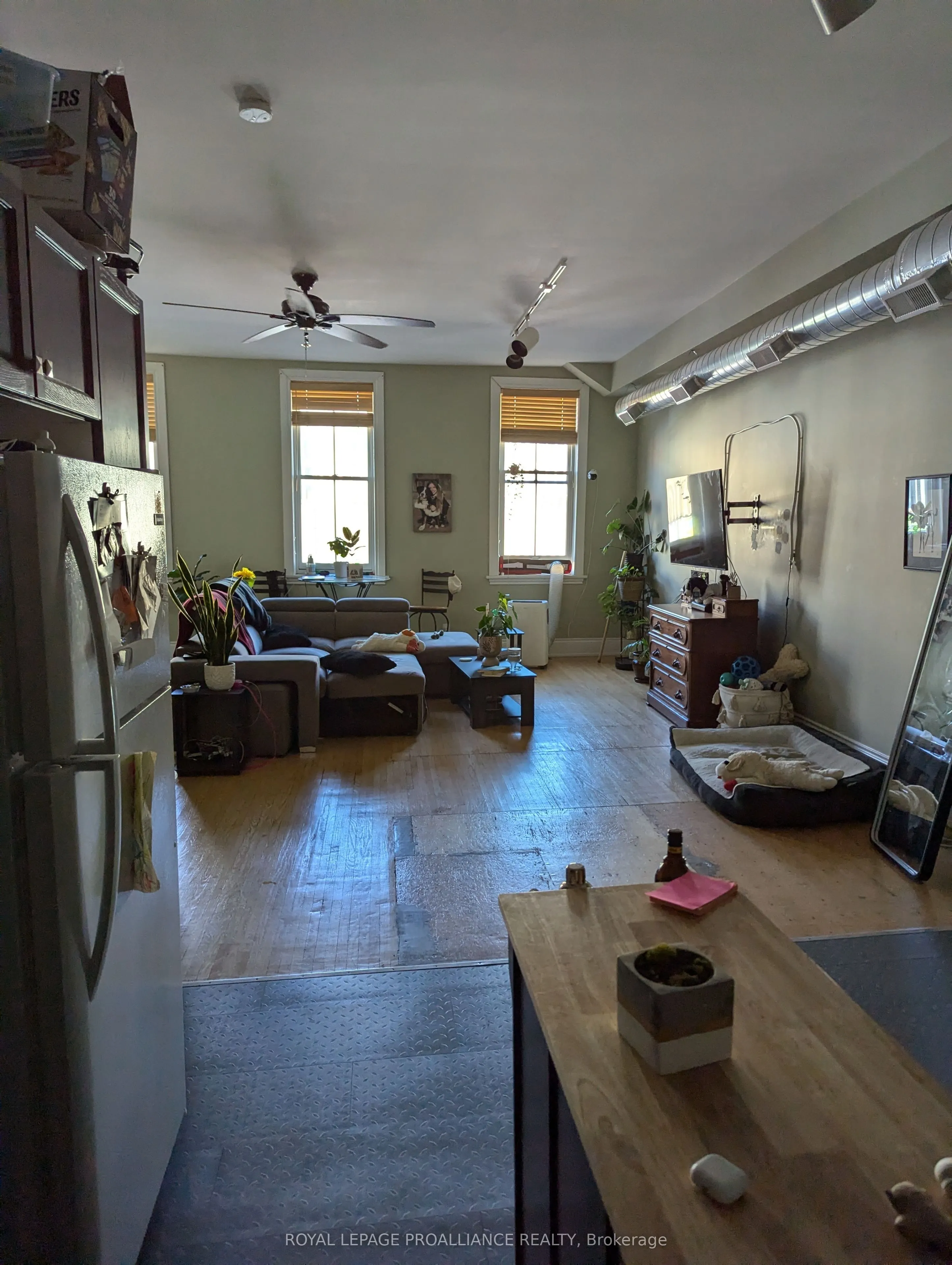 432 George Street N