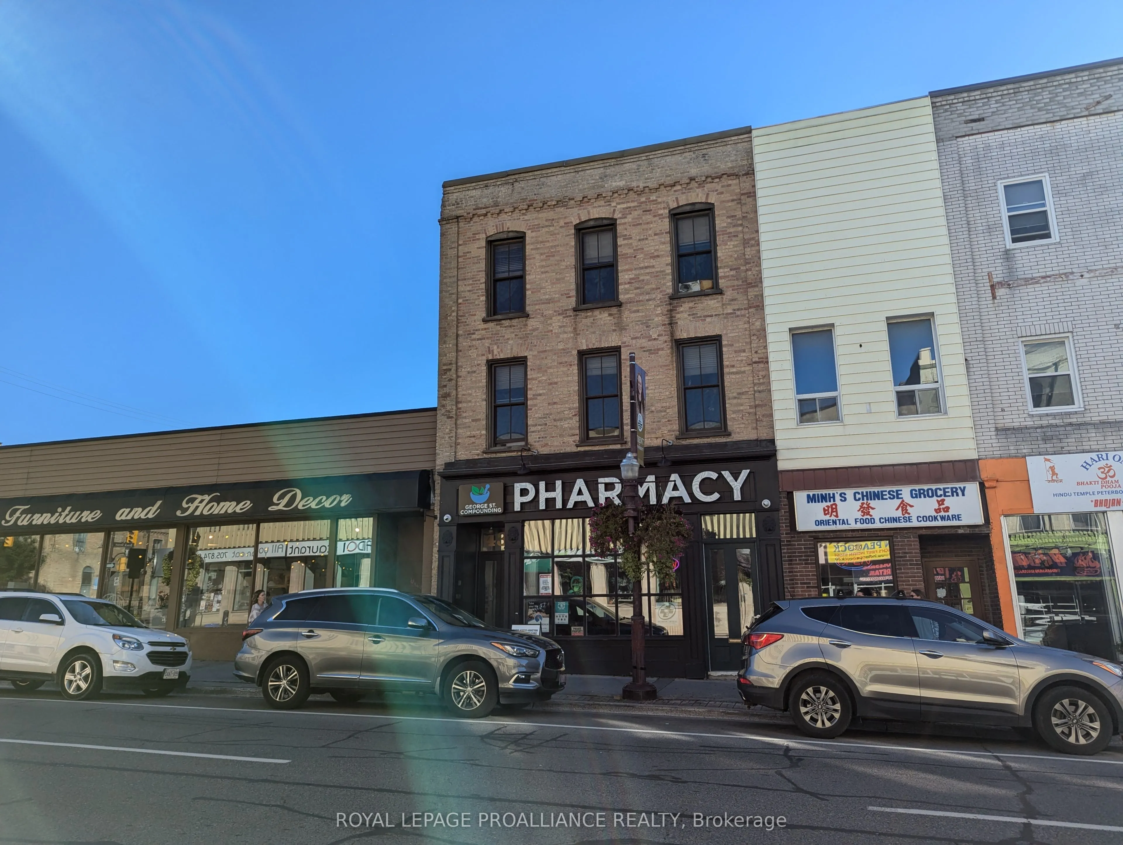 432 George Street N